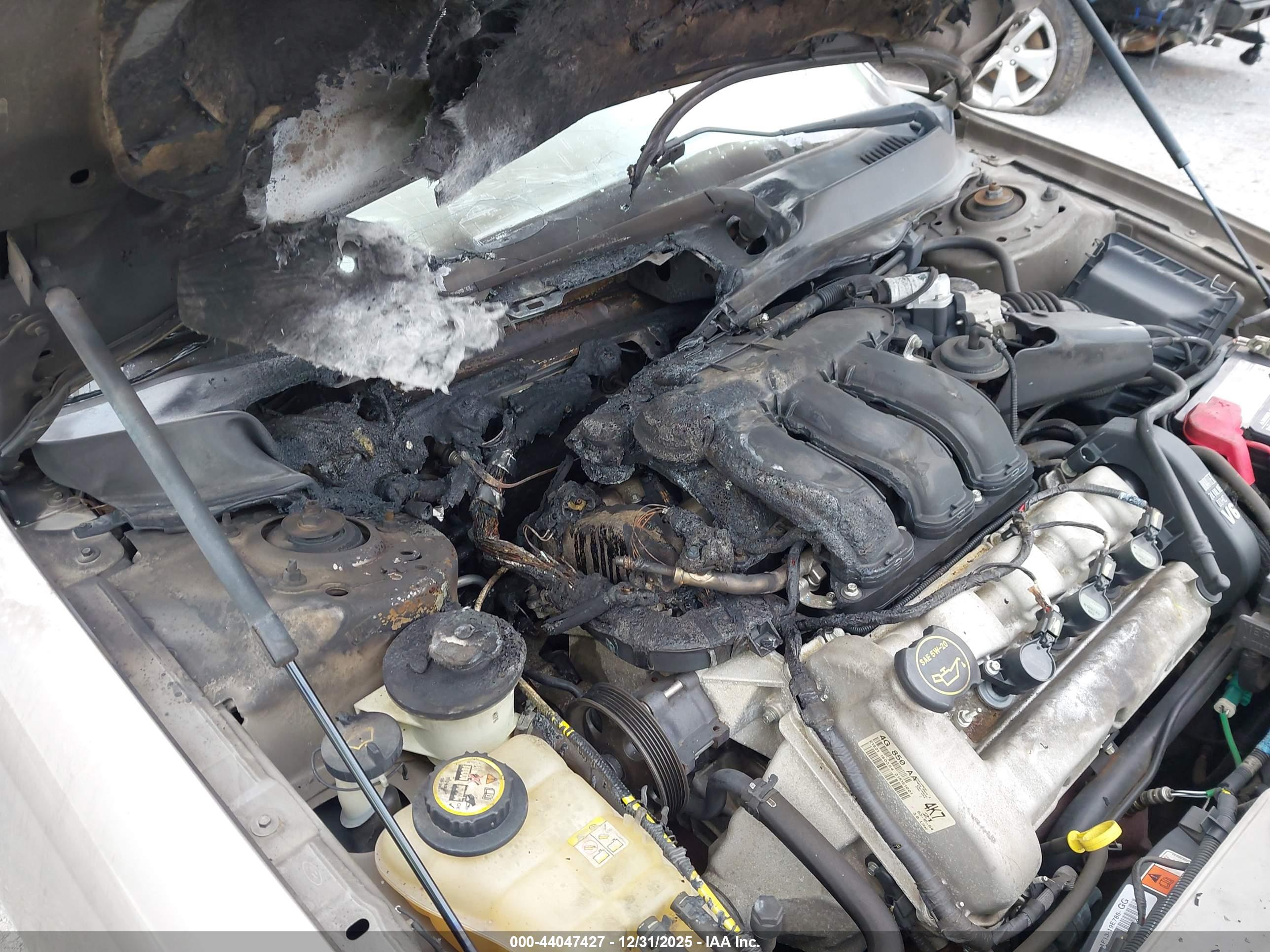 FORD TAURUS image 6