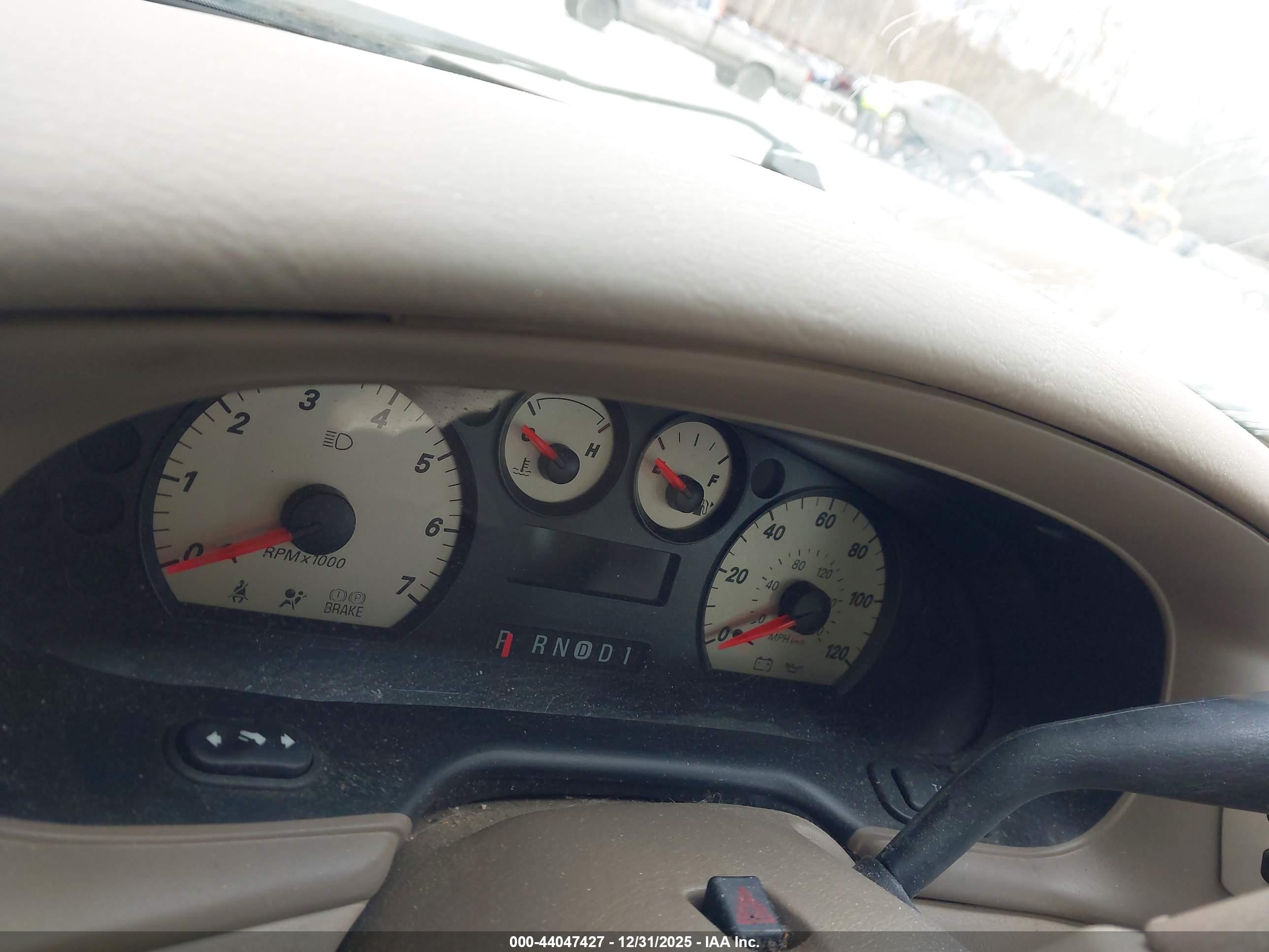 FORD TAURUS image 7