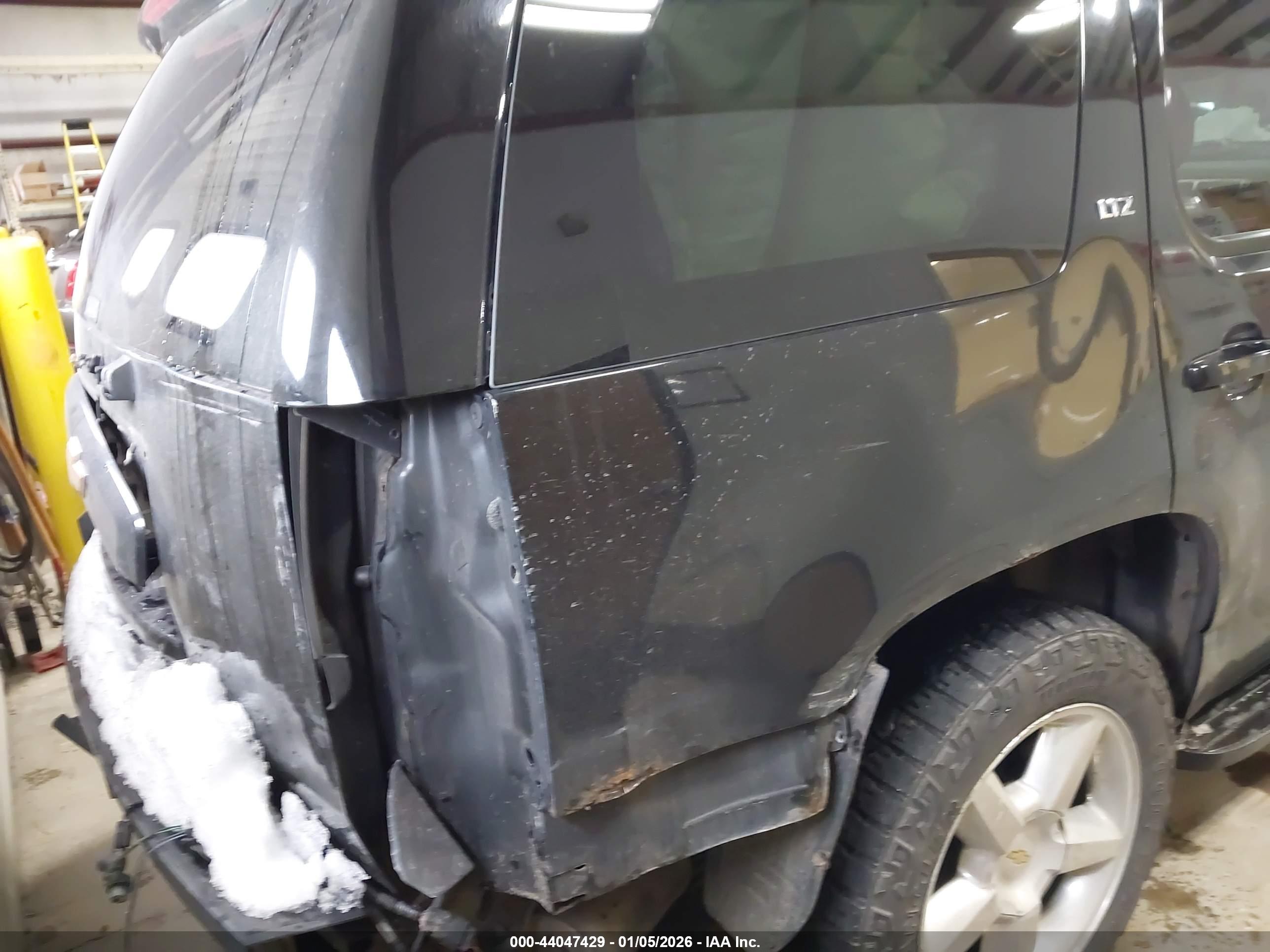 CHEVROLET TAHOE image 6