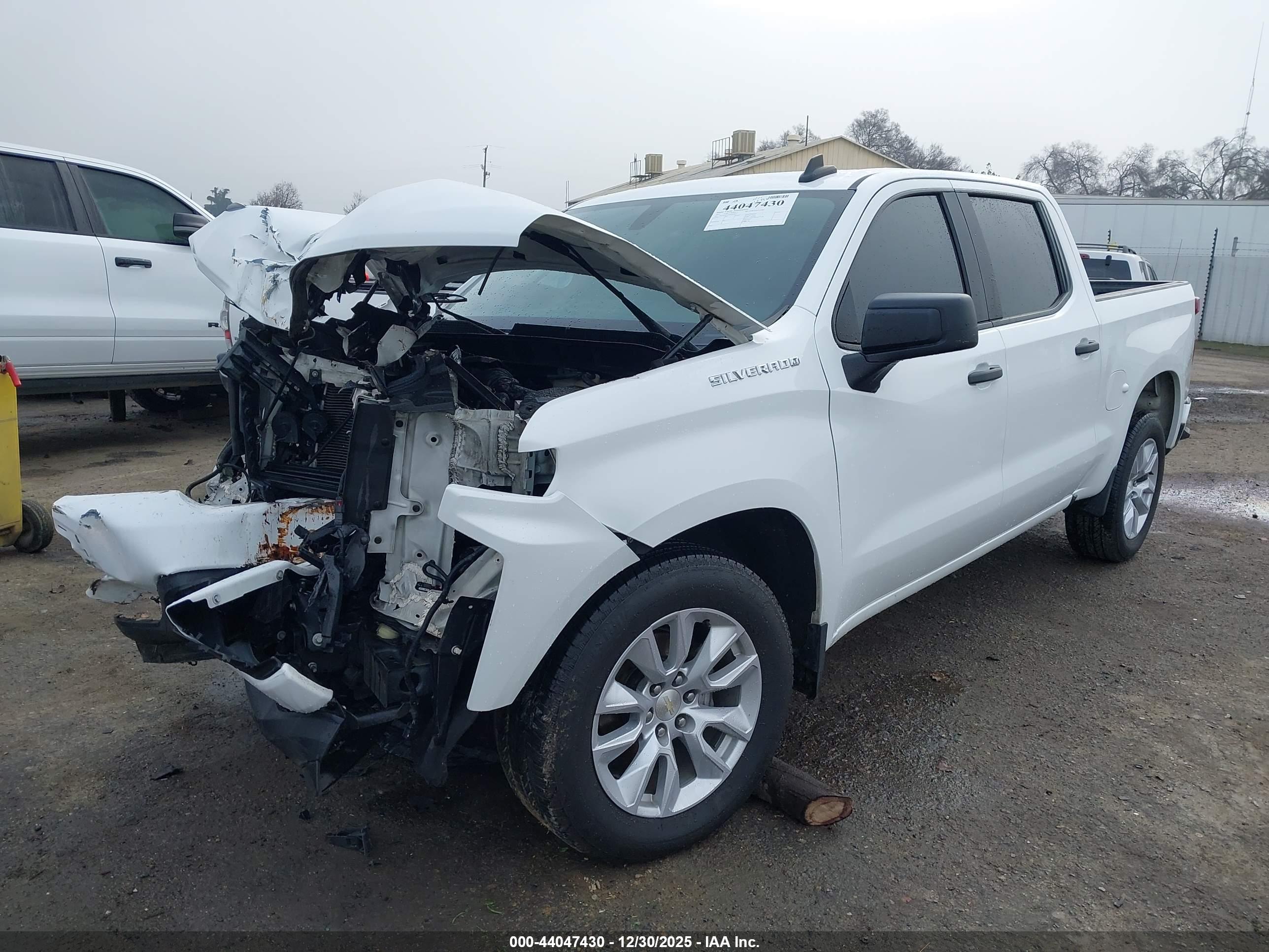 CHEVROLET SILVERADO image 2