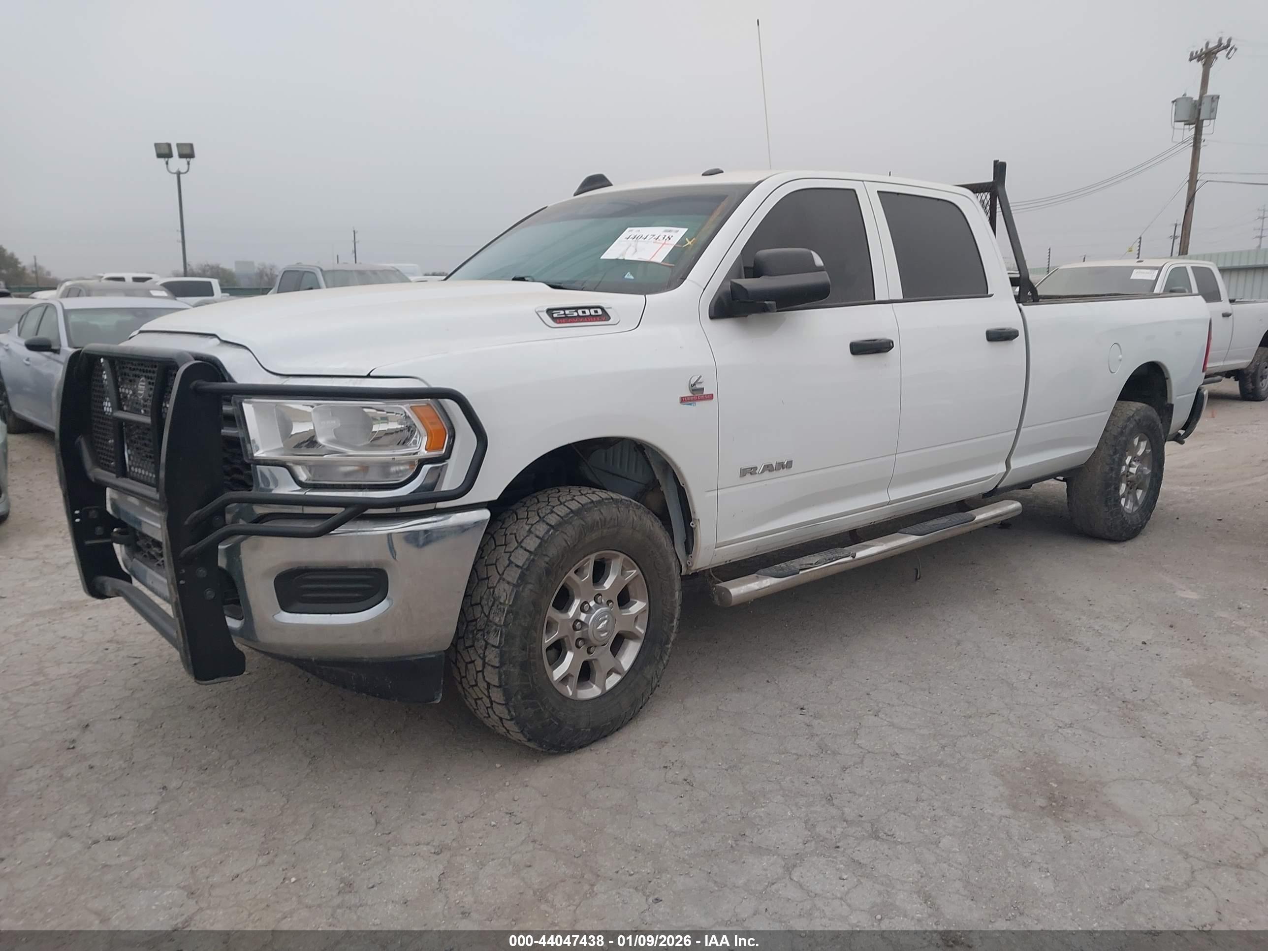 RAM 2500 image 2