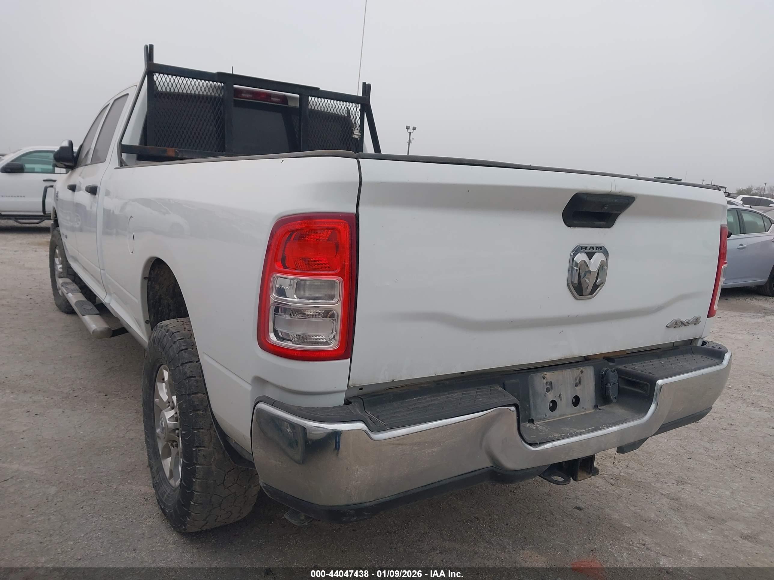 RAM 2500 image 3