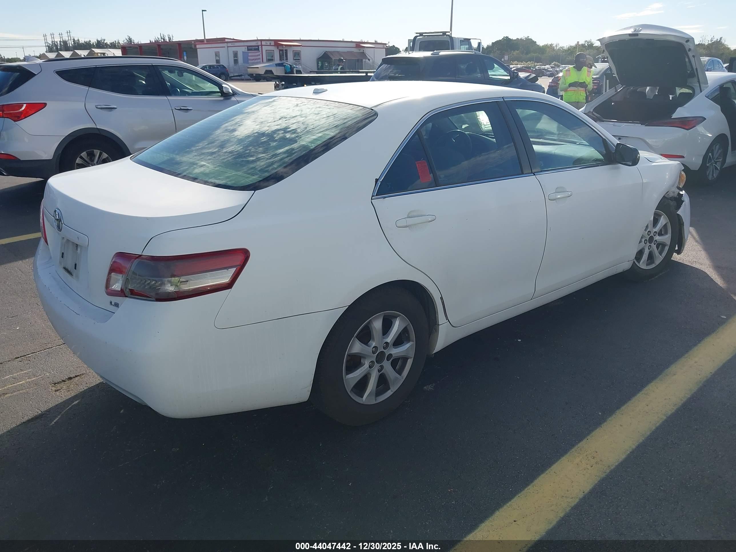 TOYOTA CAMRY image 4