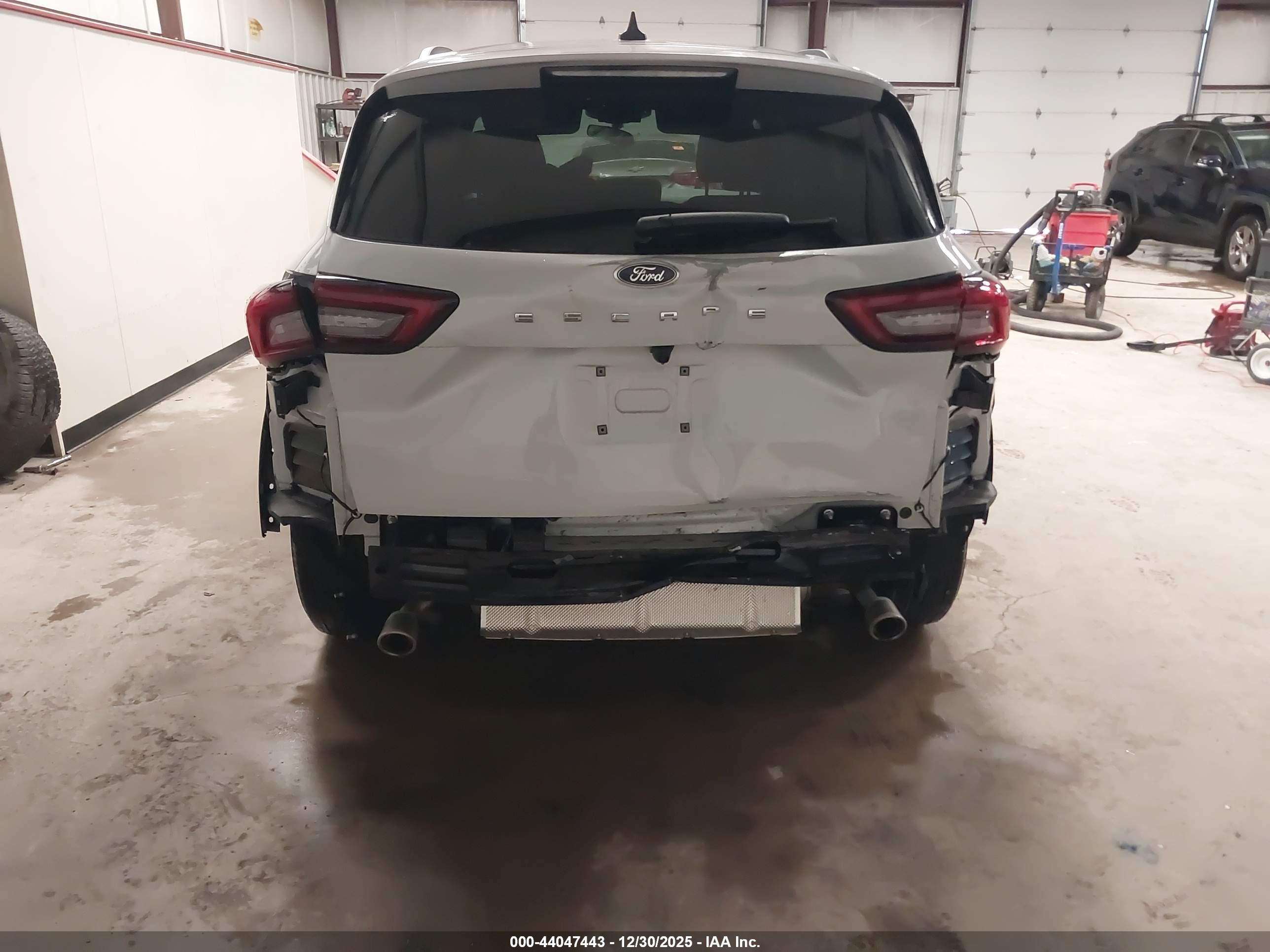 FORD ESCAPE image 6