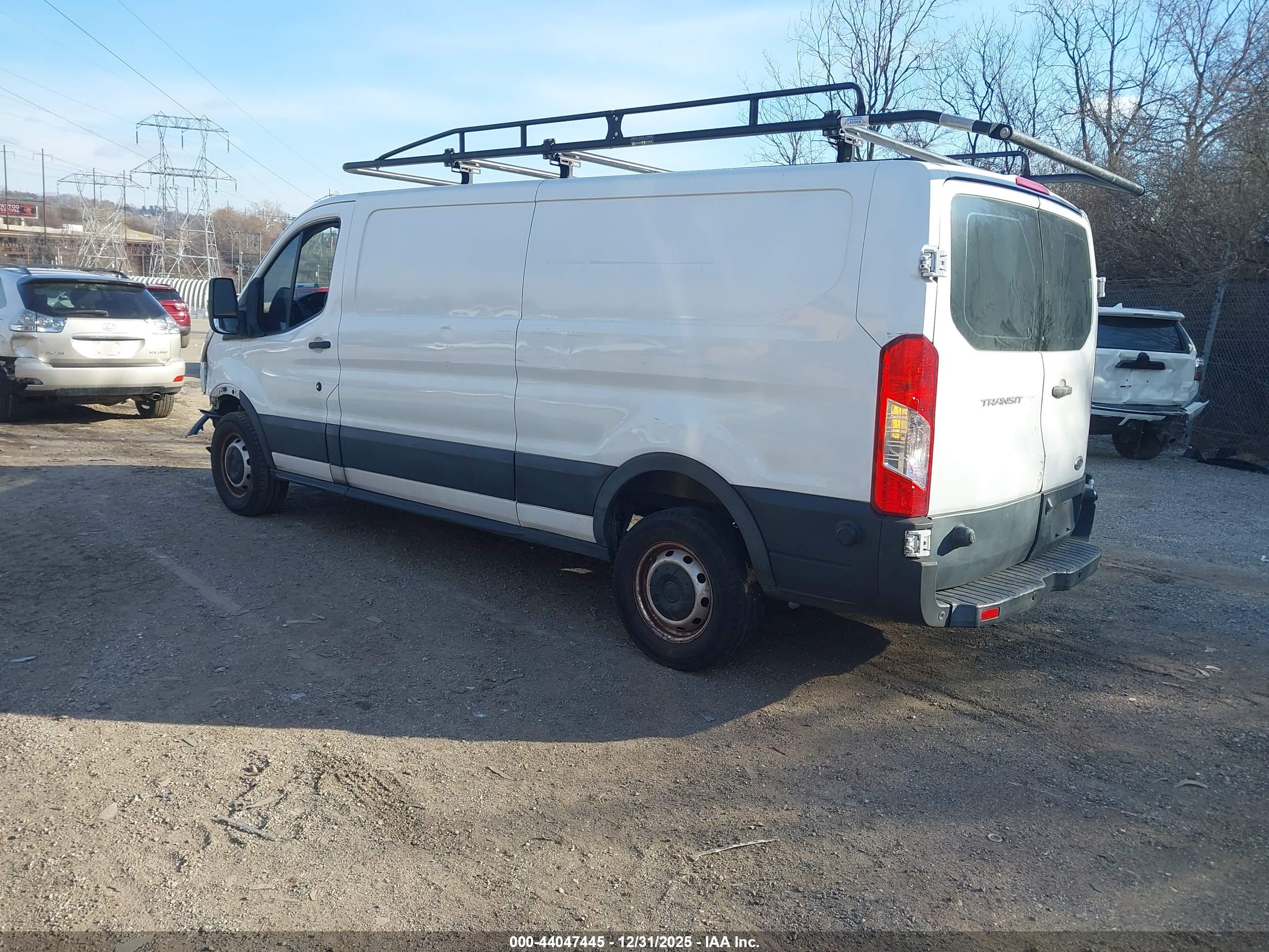FORD TRANSIT-250 image 3