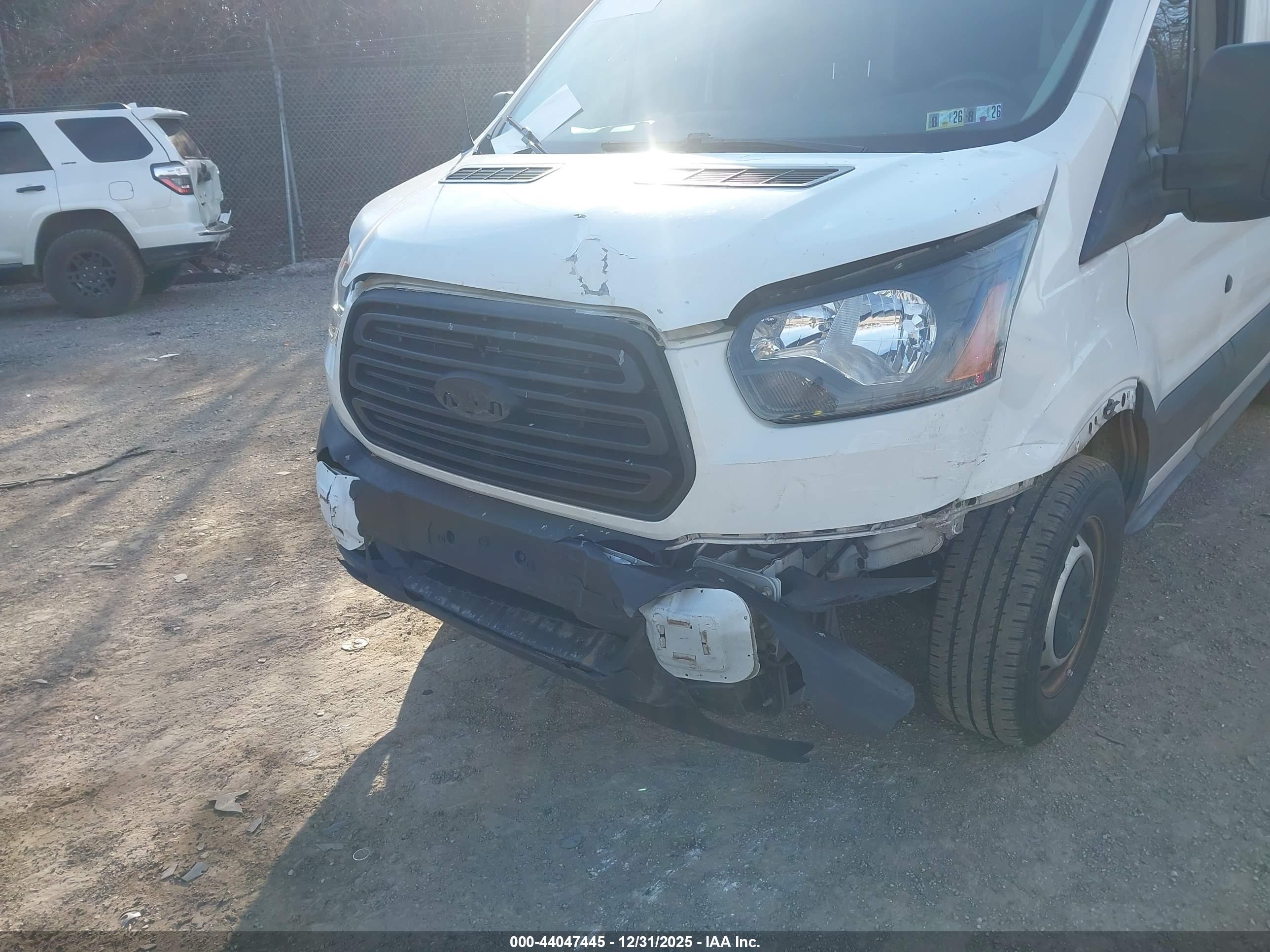 FORD TRANSIT-250 image 6