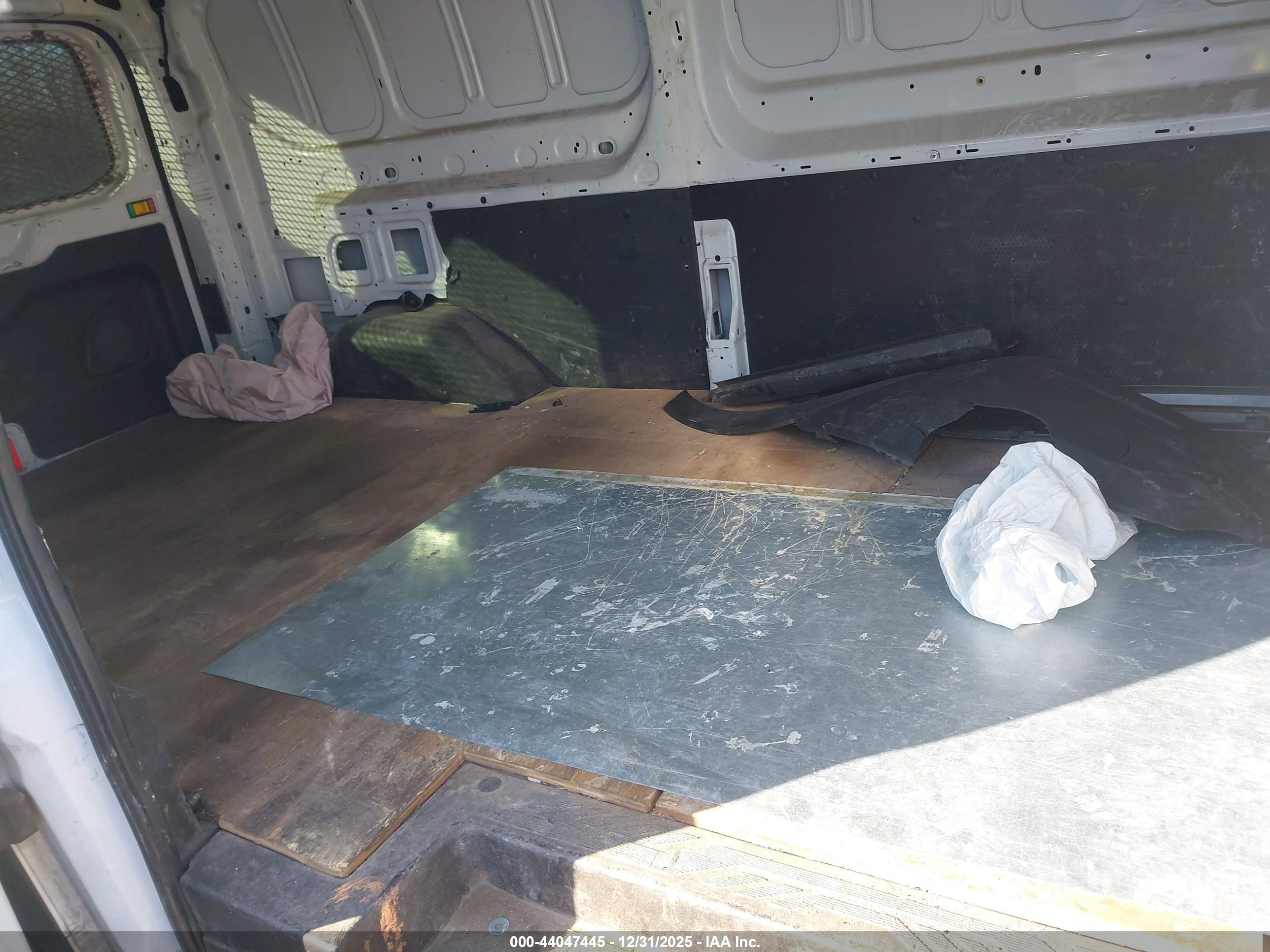 FORD TRANSIT-250 image 8
