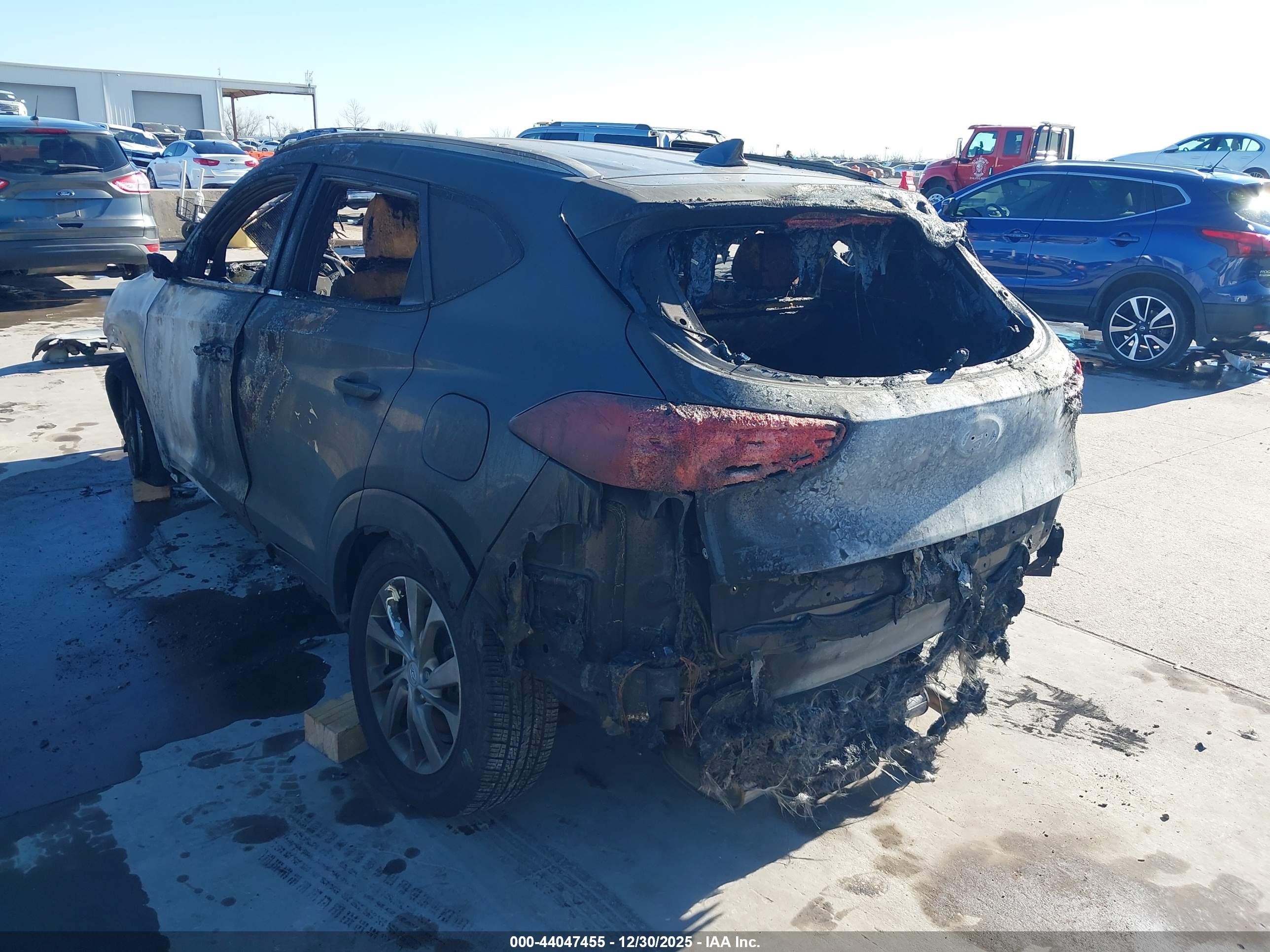 HYUNDAI TUCSON image 3