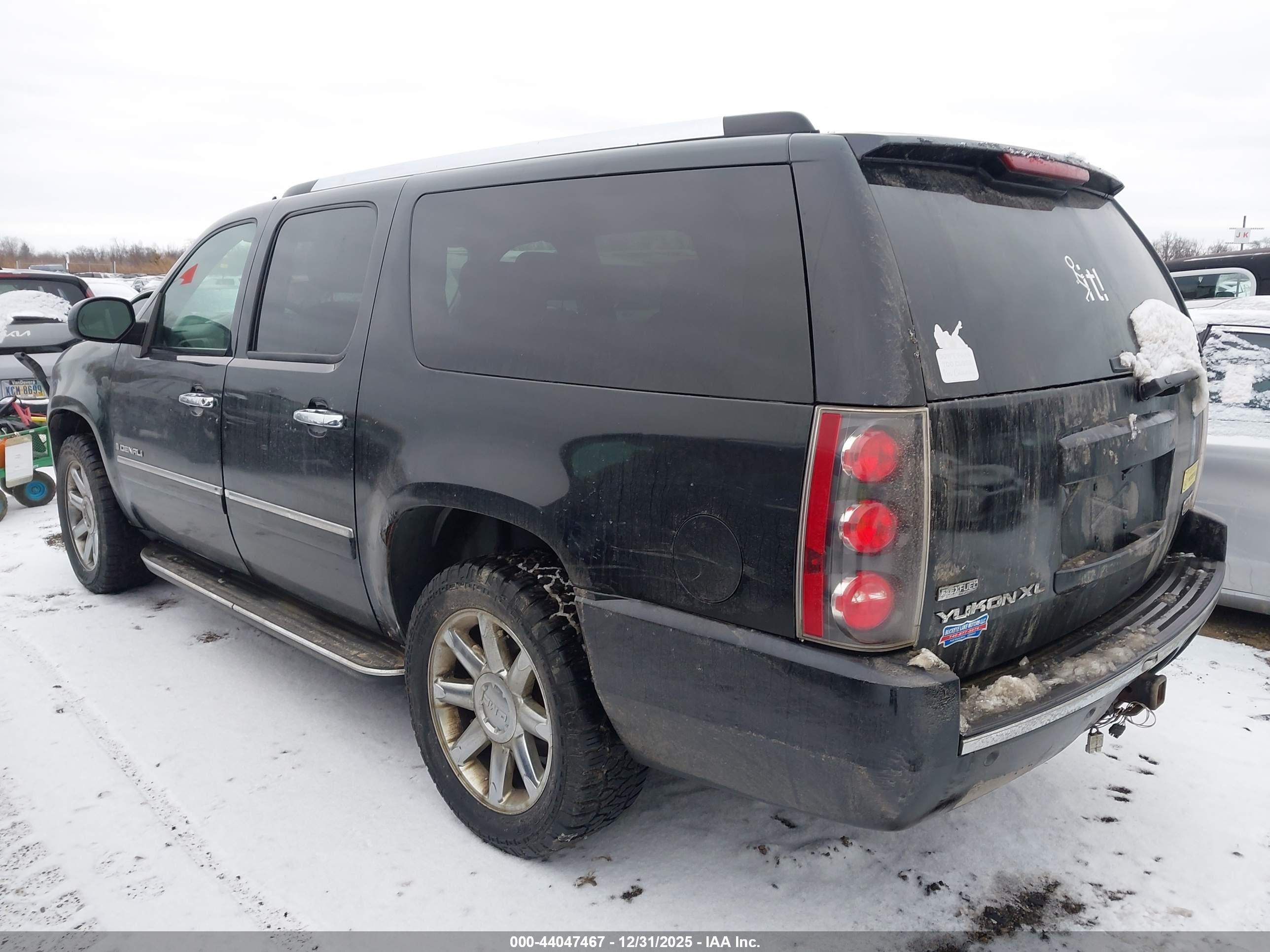 GMC YUKON image 3