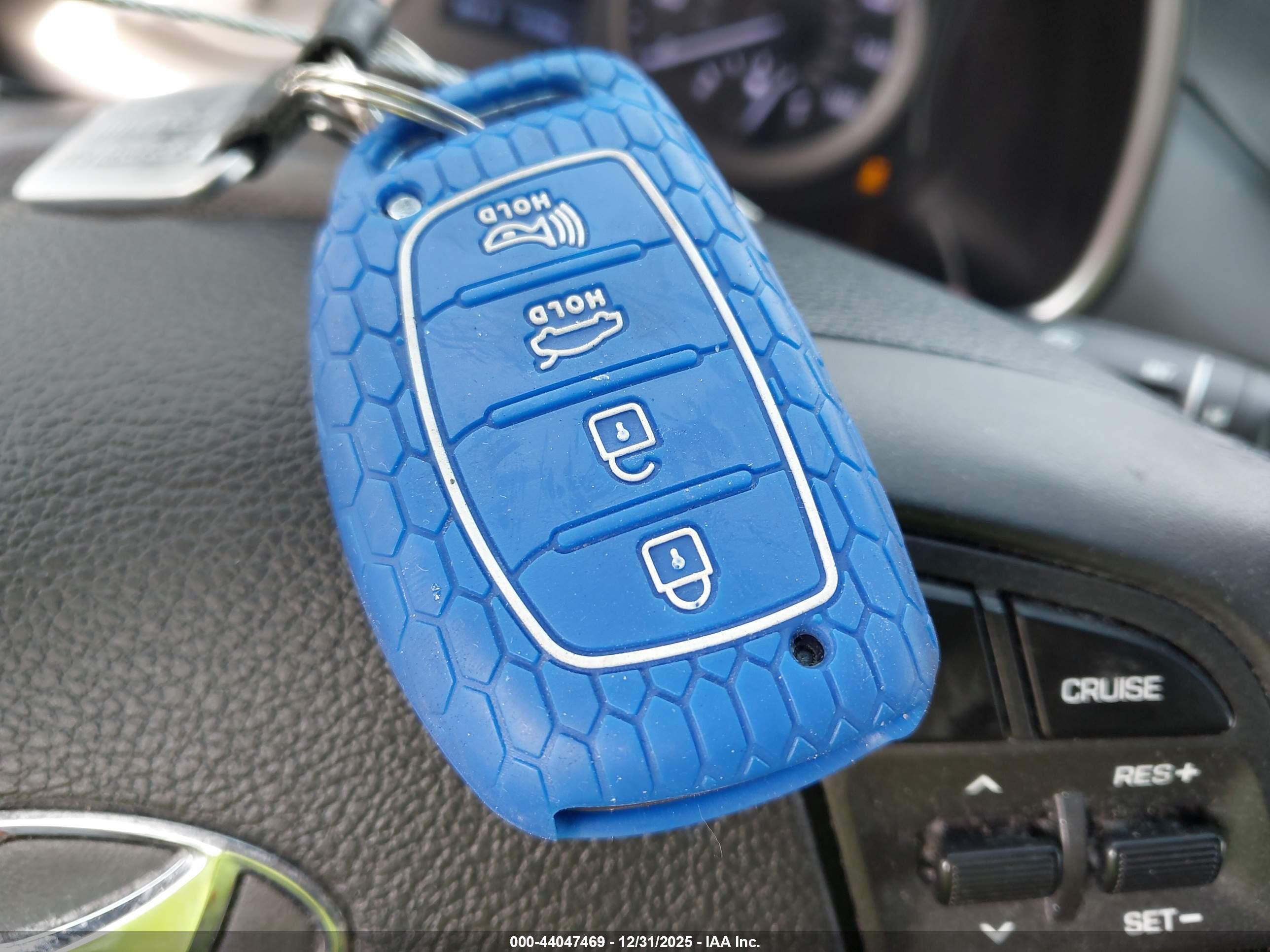 HYUNDAI TUCSON image 11