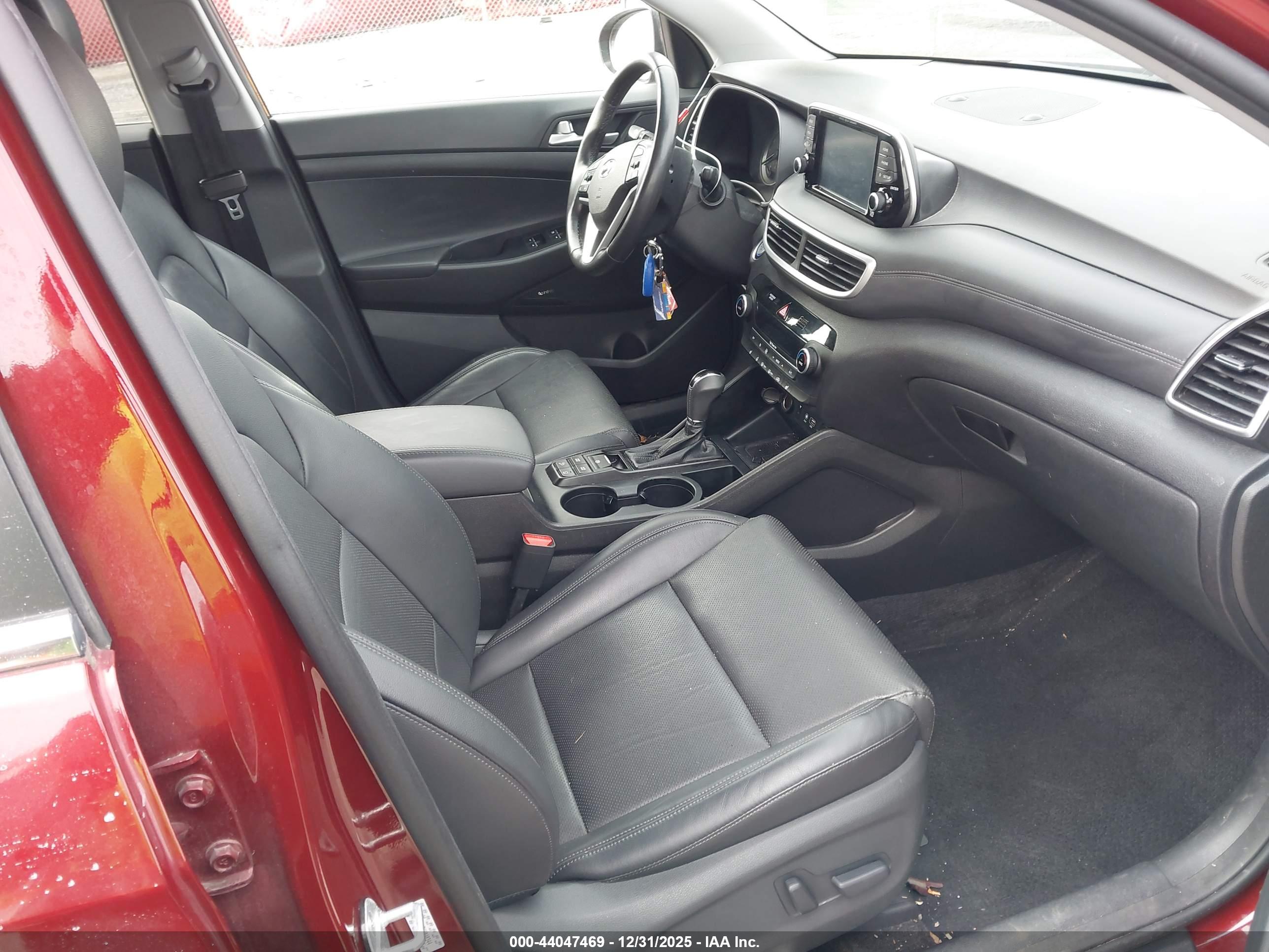 HYUNDAI TUCSON image 5