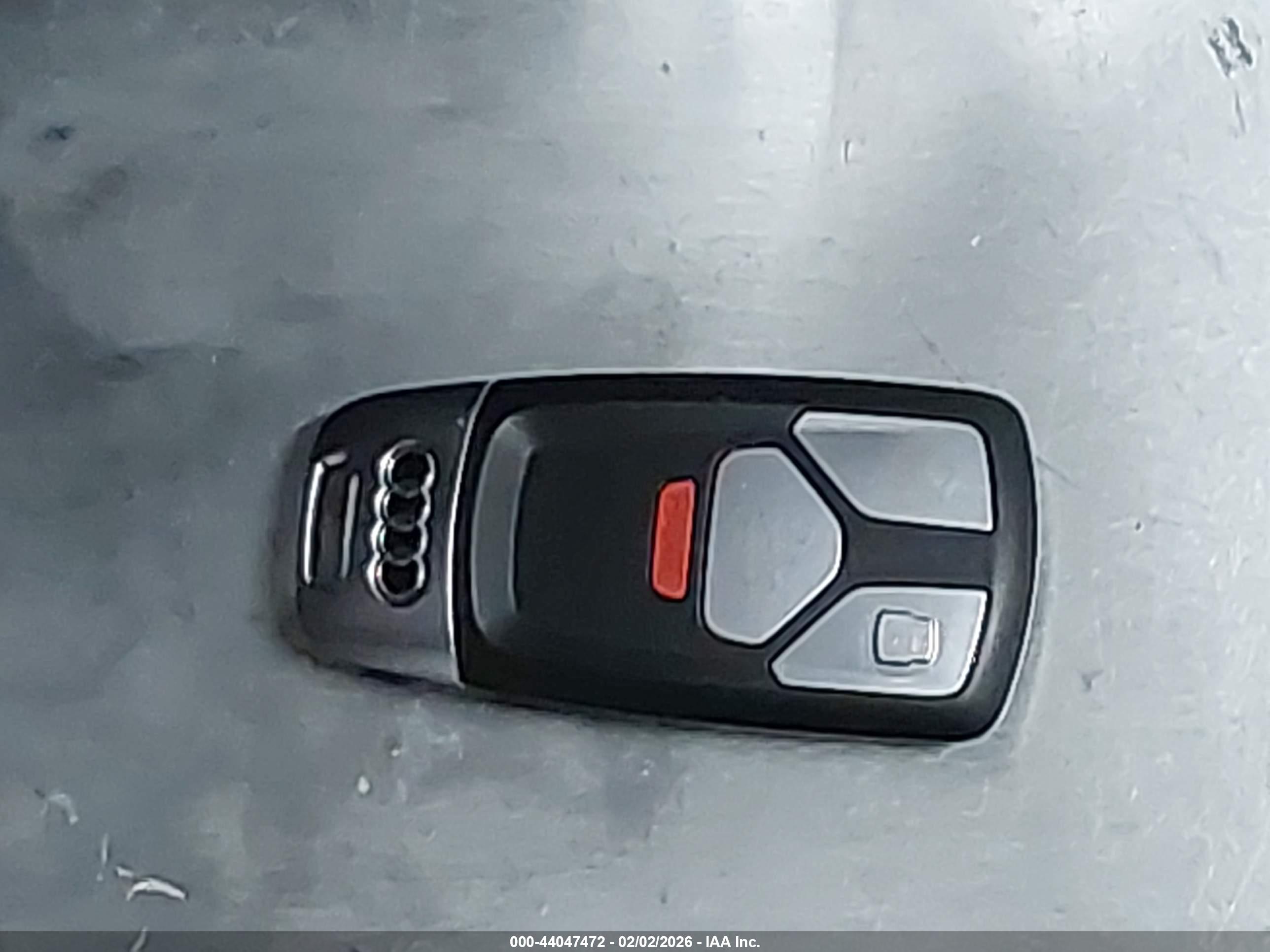 AUDI A8 image 11