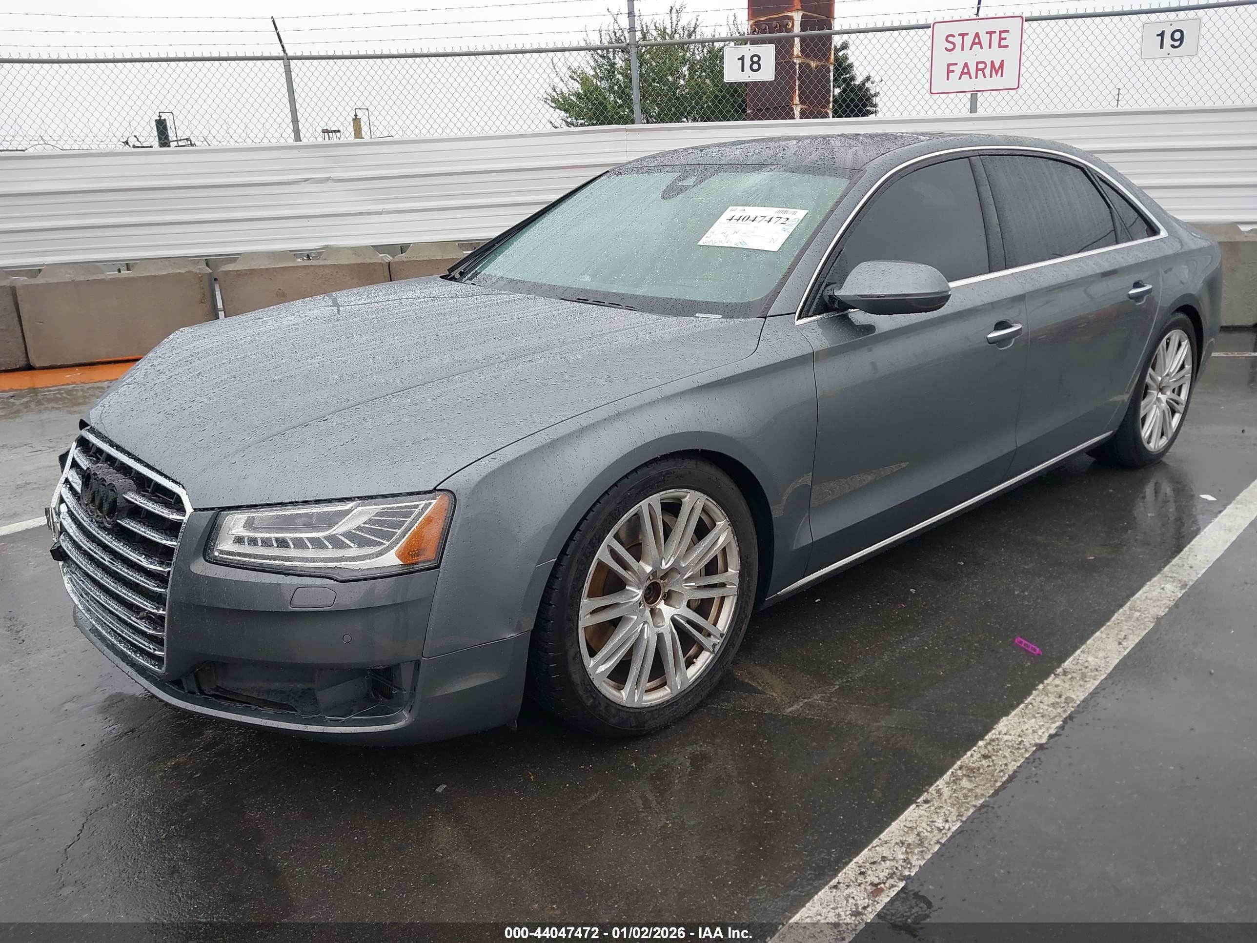 AUDI A8 image 2
