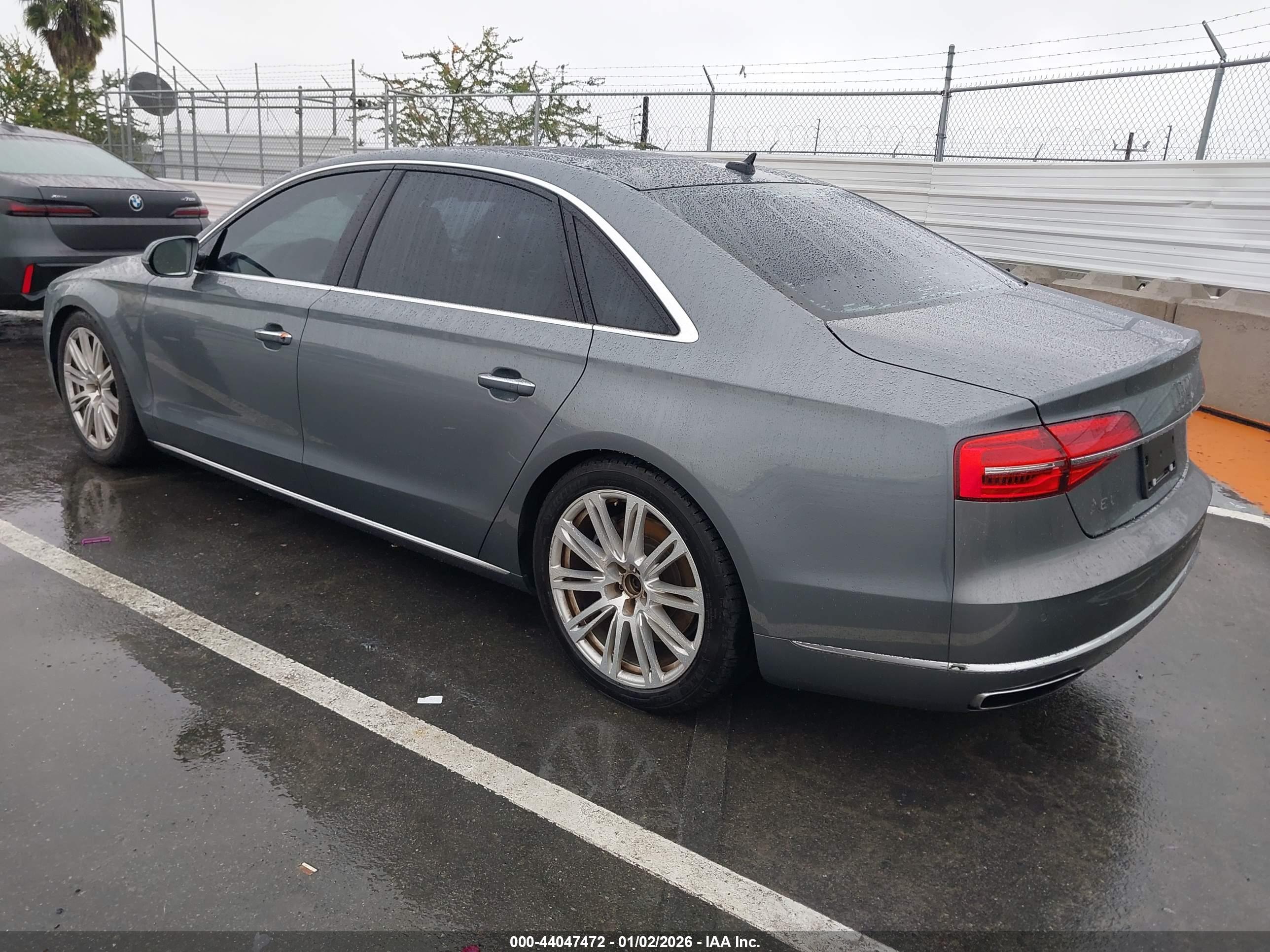 AUDI A8 image 3