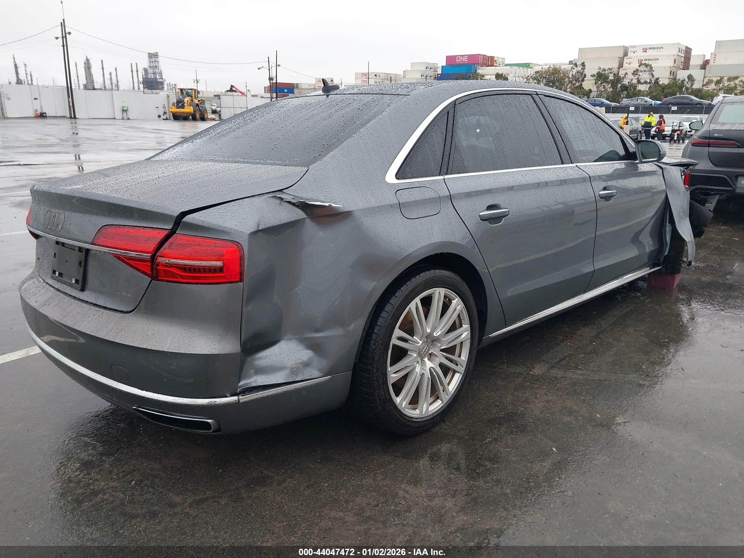 AUDI A8 image 4