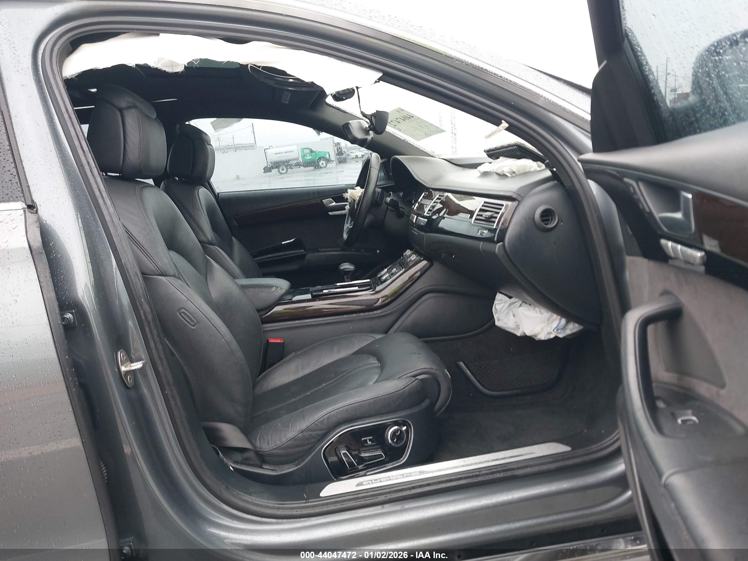 AUDI A8 image 5