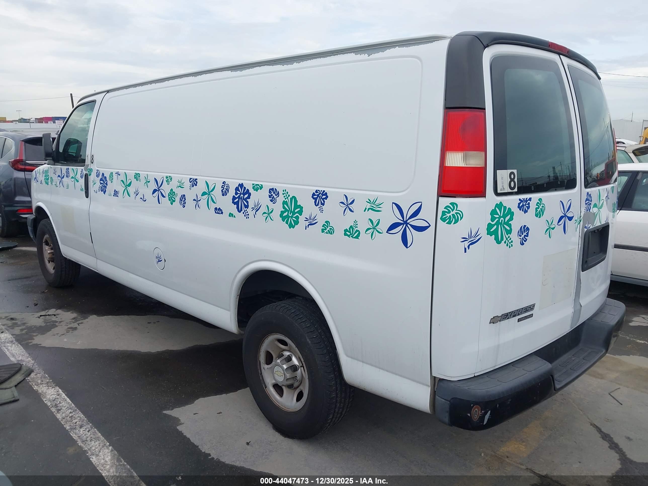 CHEVROLET EXPRESS image 3