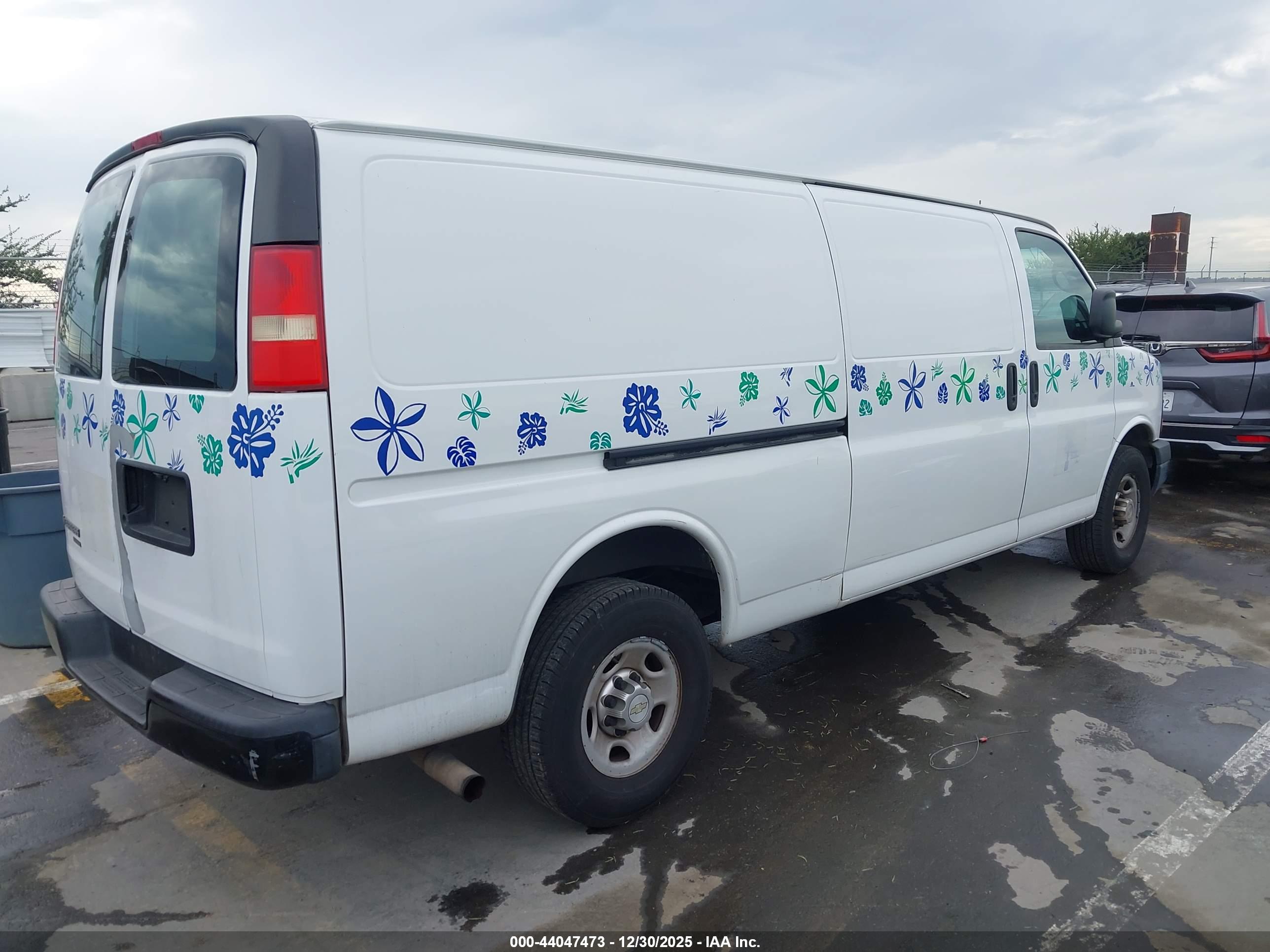 CHEVROLET EXPRESS image 4