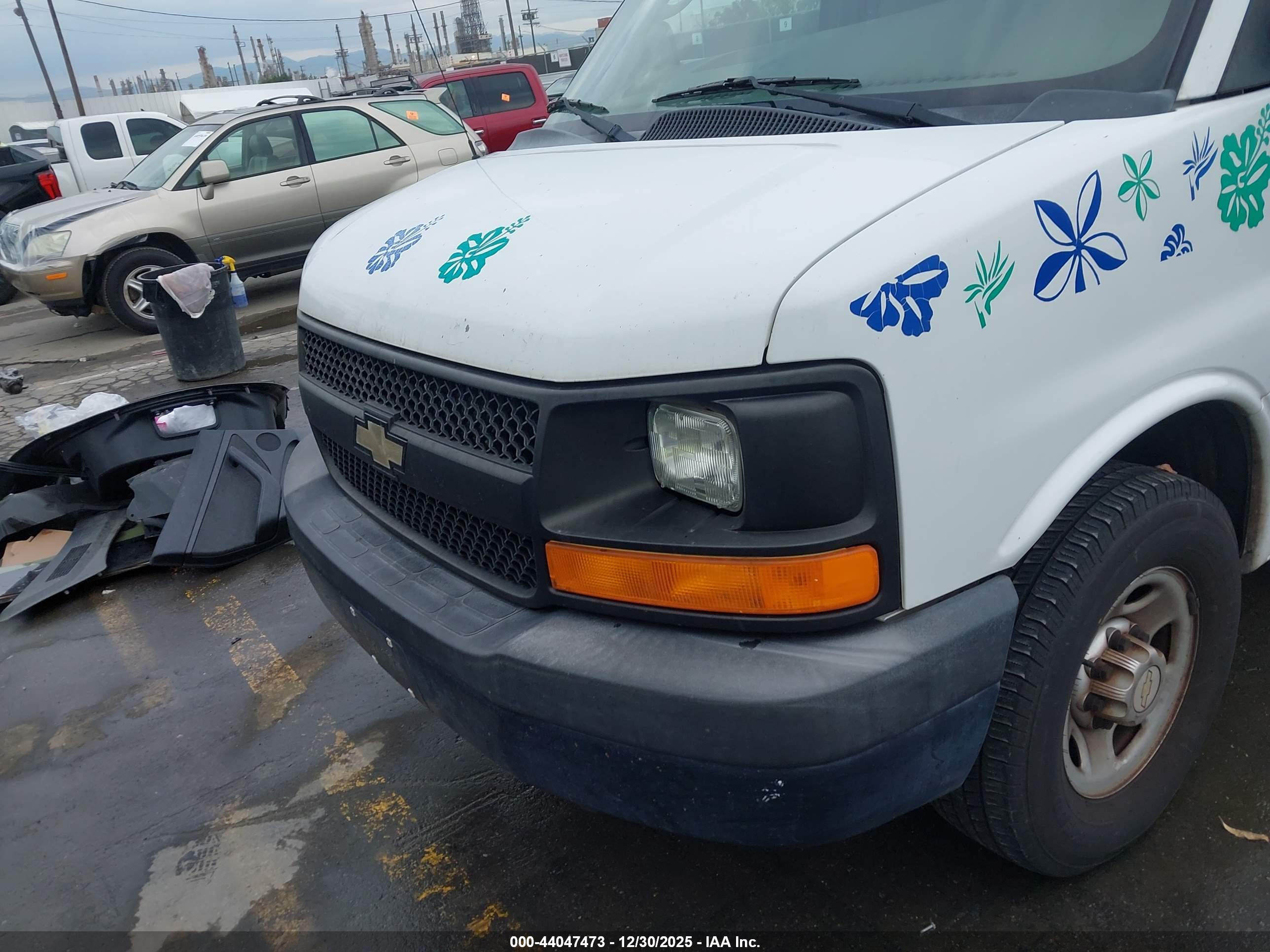 CHEVROLET EXPRESS image 6