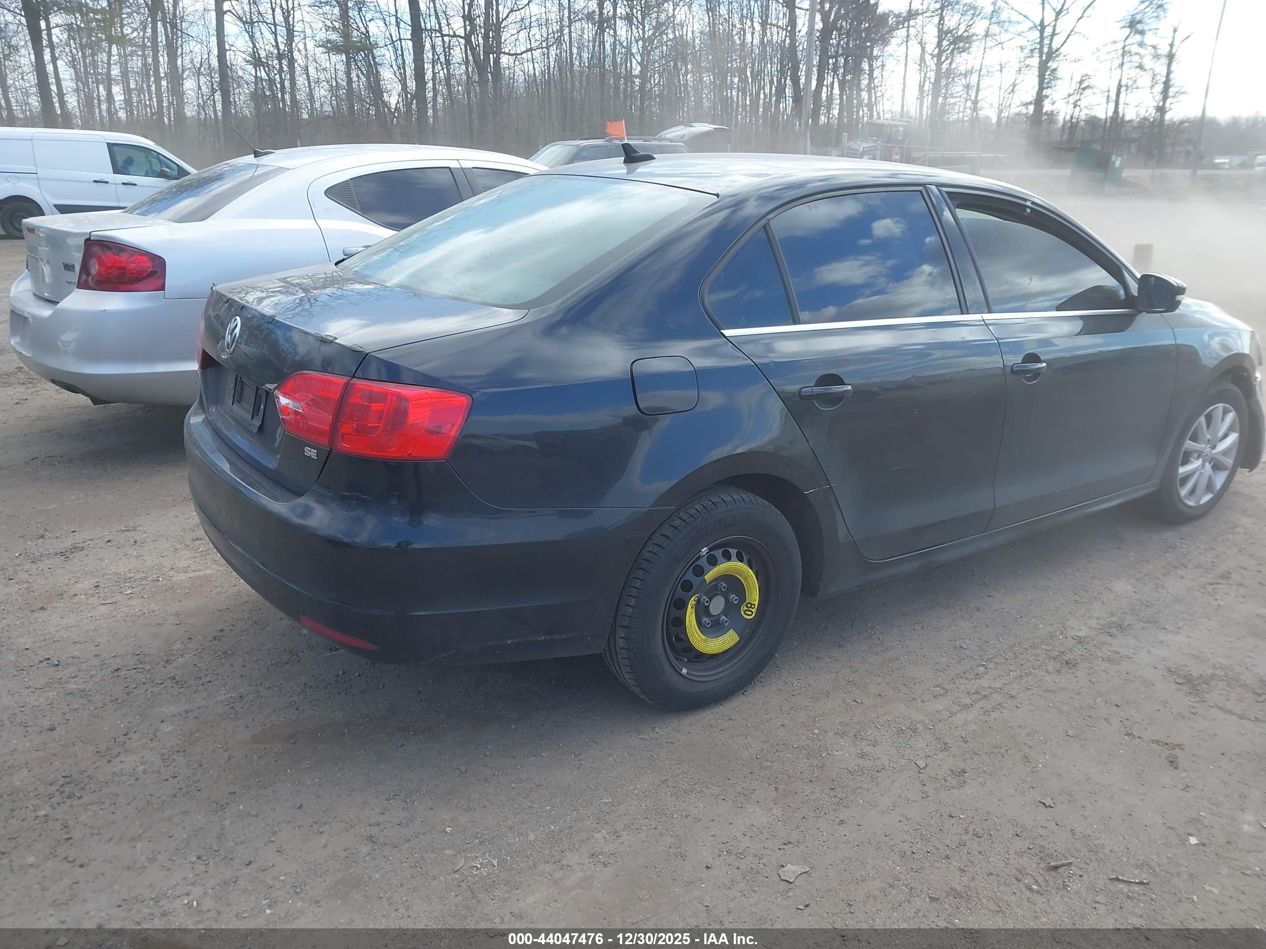 VOLKSWAGEN JETTA image 4