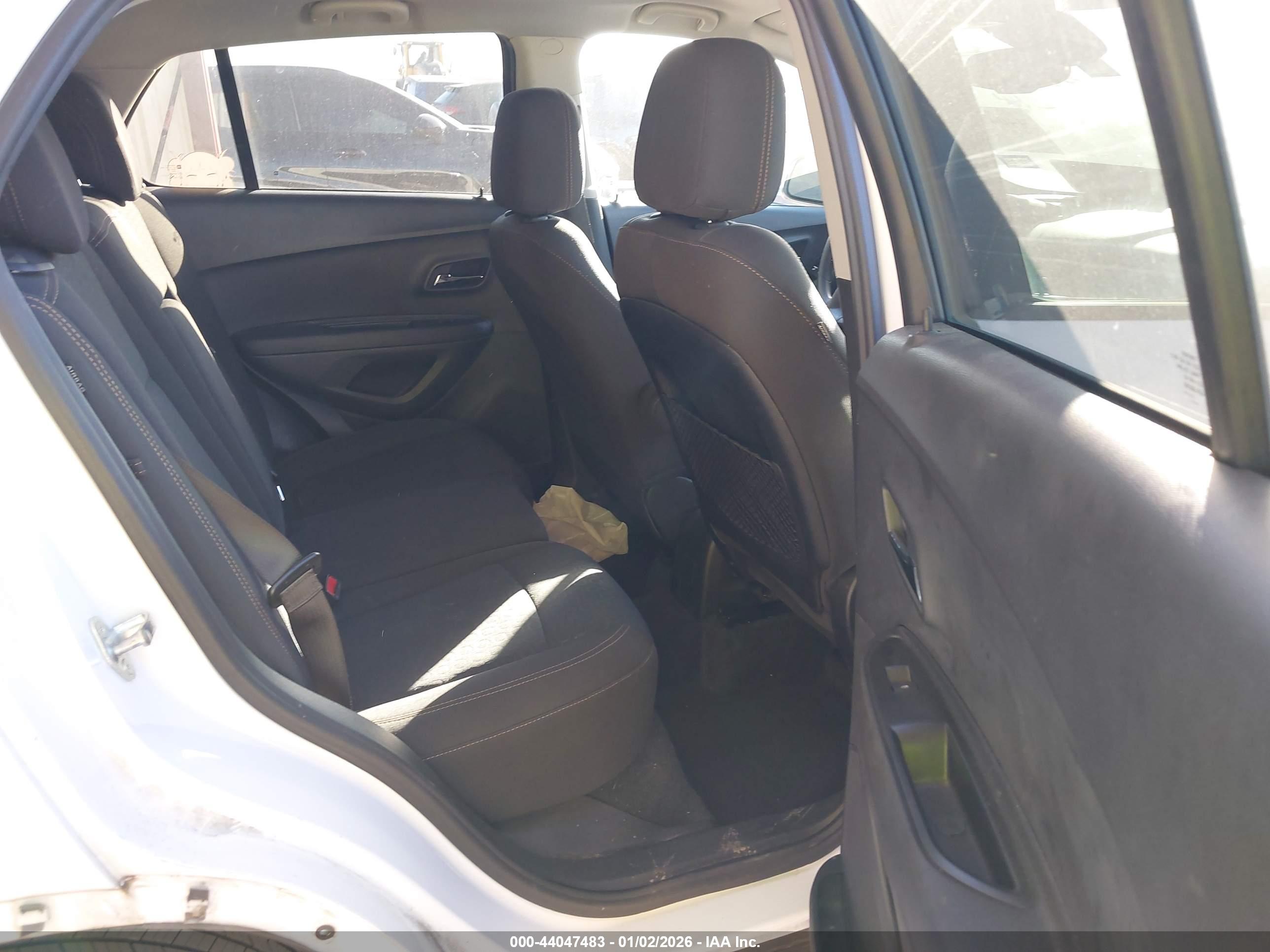 CHEVROLET TRAX image 8