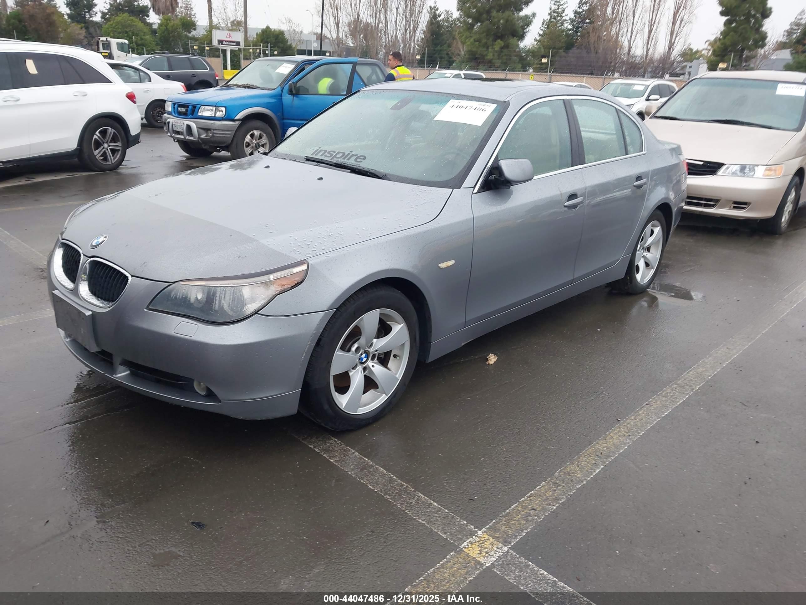 BMW 525I image 2