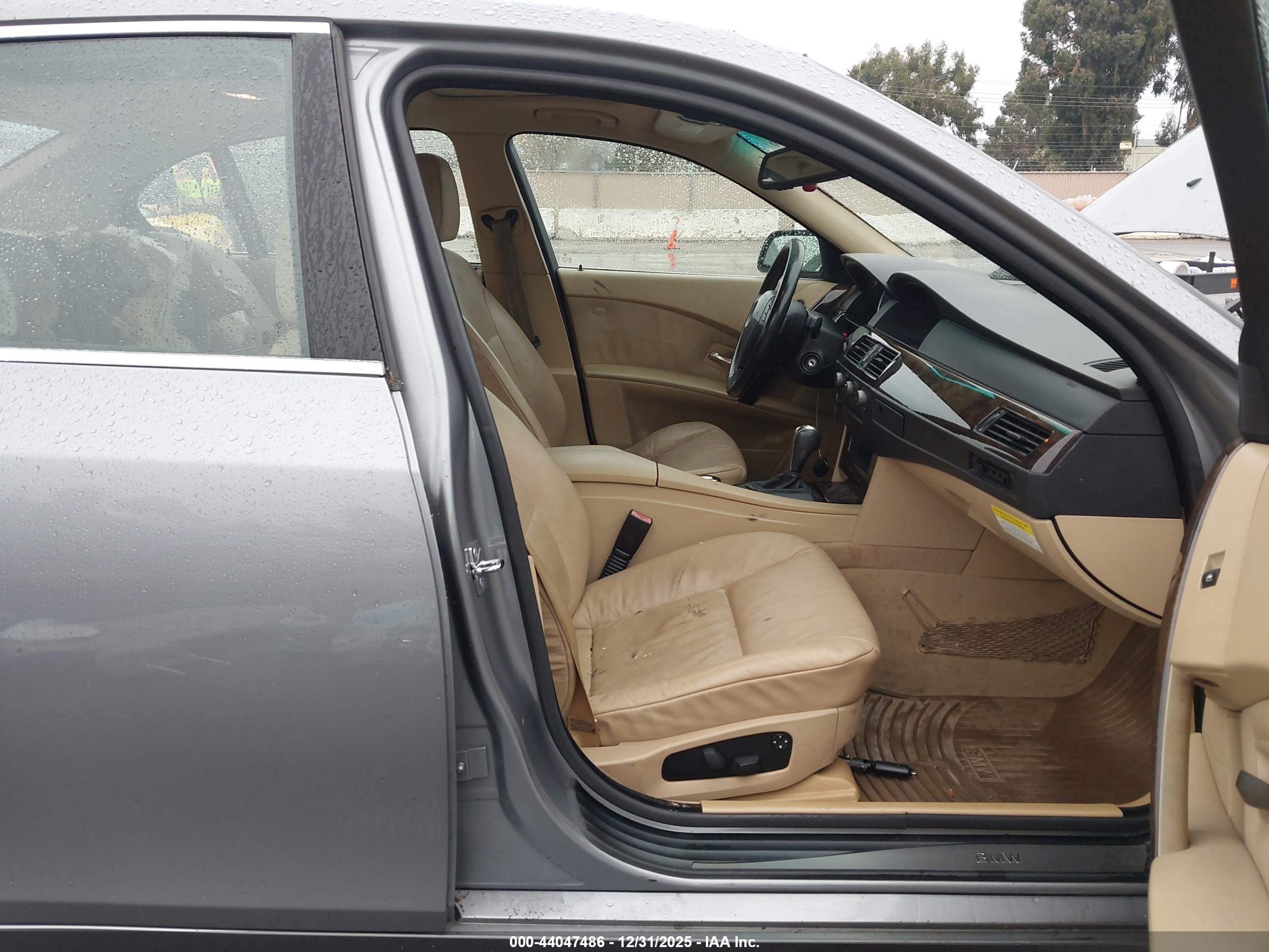 BMW 525I image 5