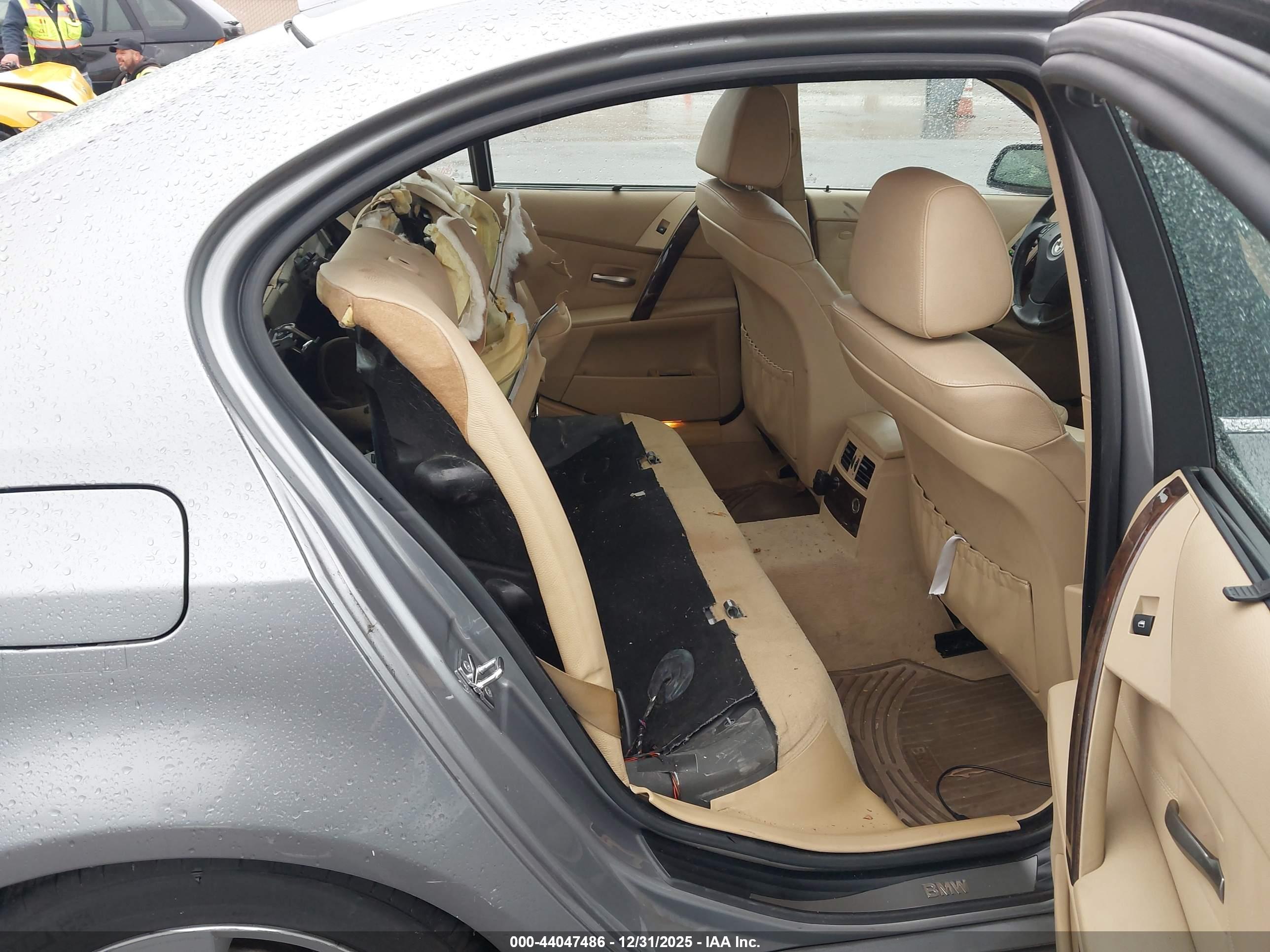 BMW 525I image 8