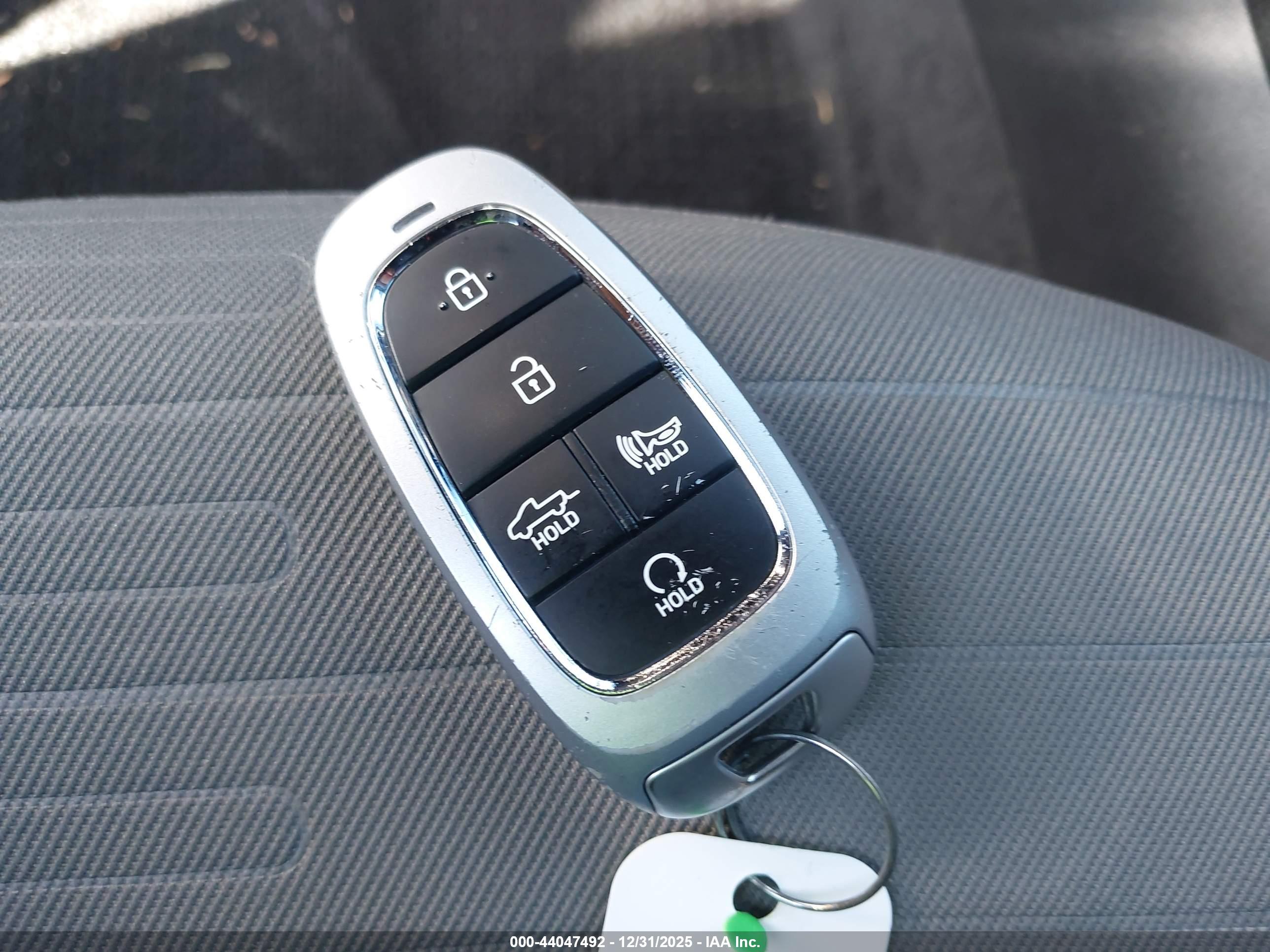 HYUNDAI SANTA image 11
