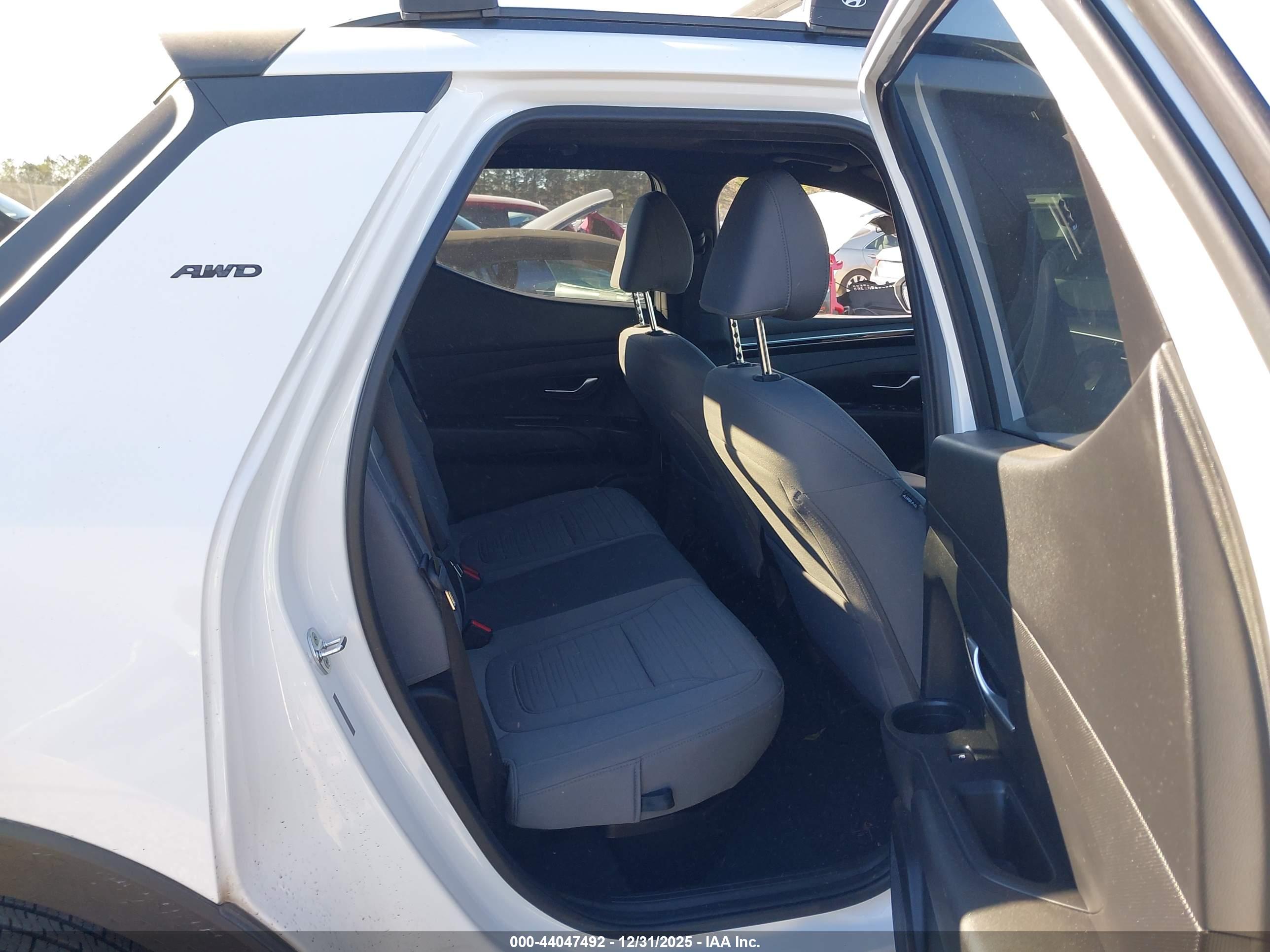 HYUNDAI SANTA image 8