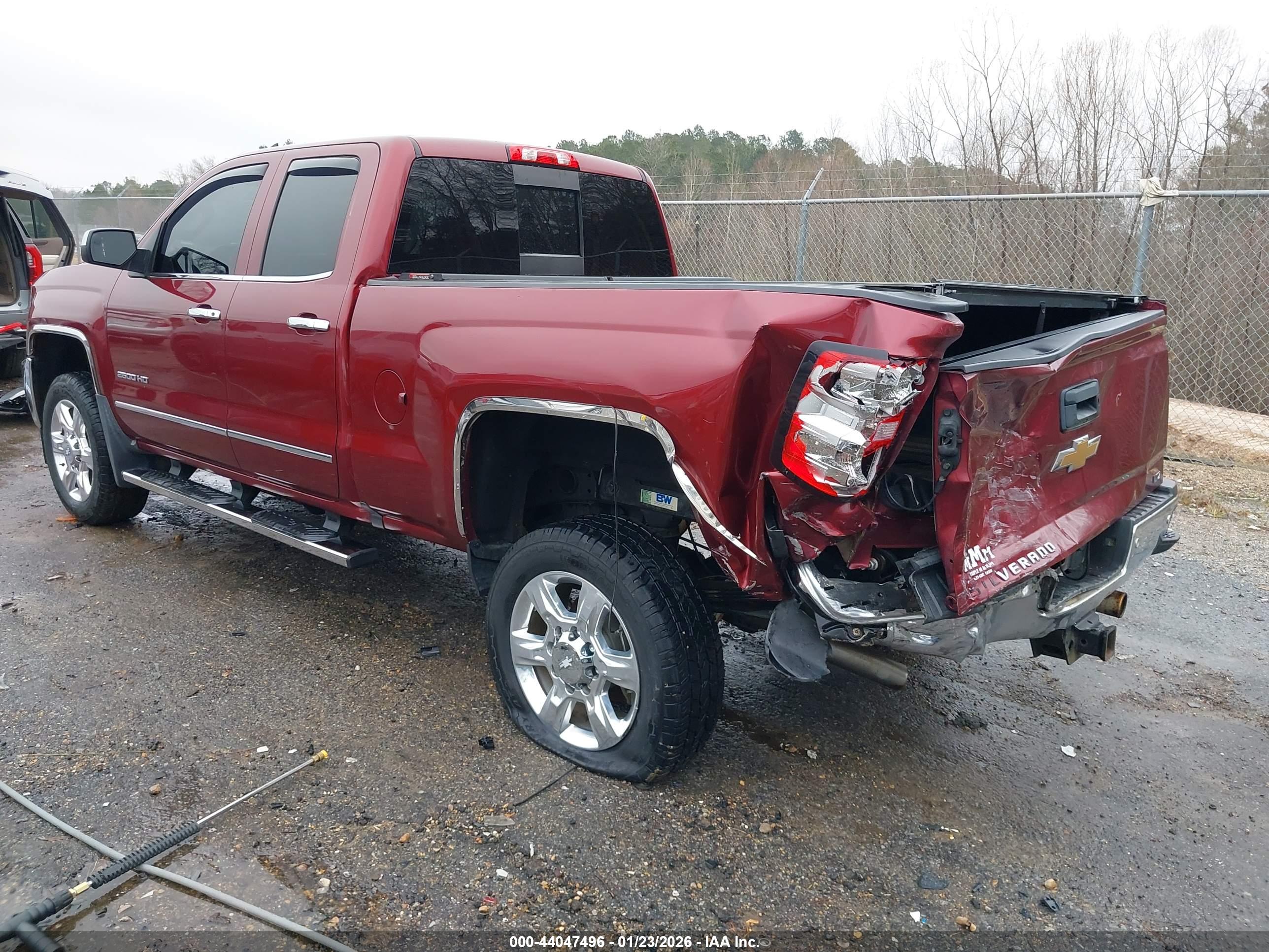 CHEVROLET SILVERADO image 3
