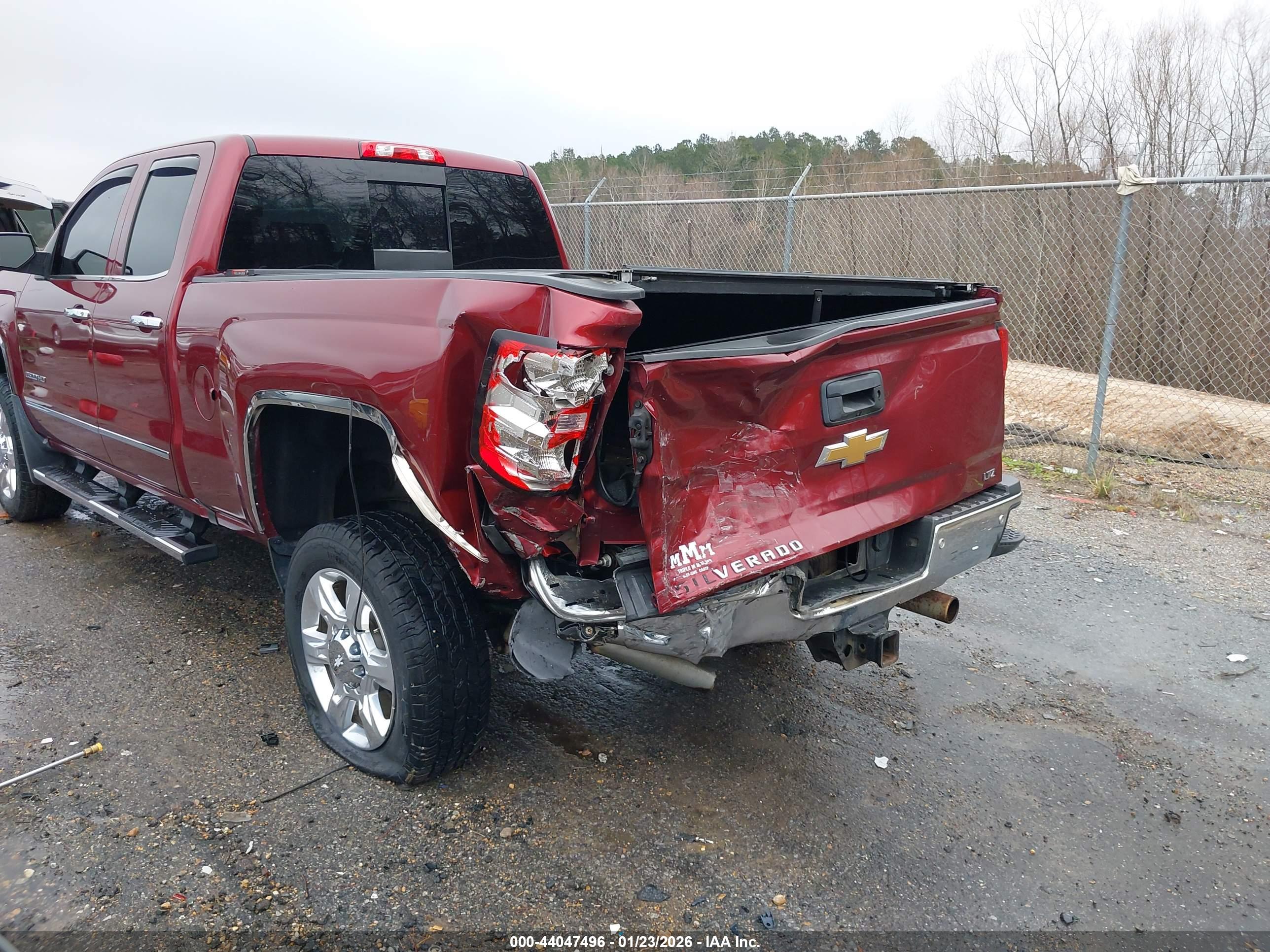 CHEVROLET SILVERADO image 6