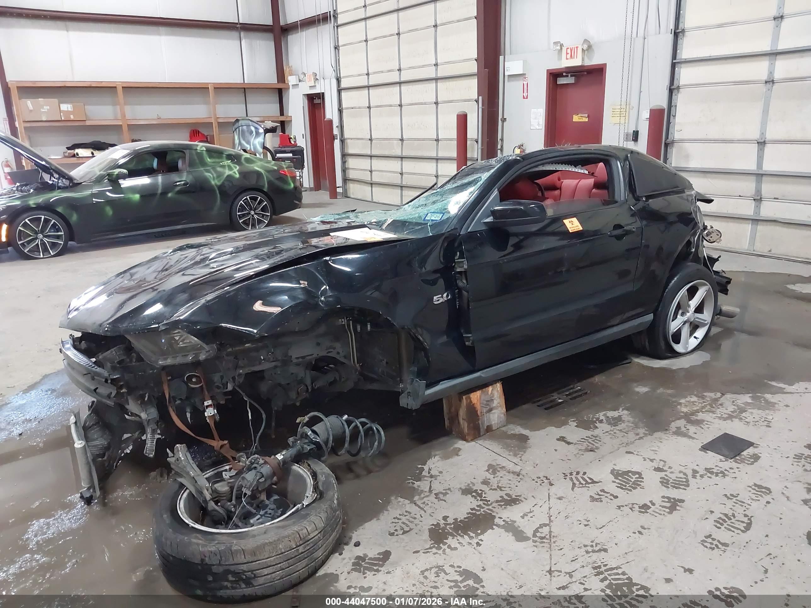 FORD MUSTANG image 2