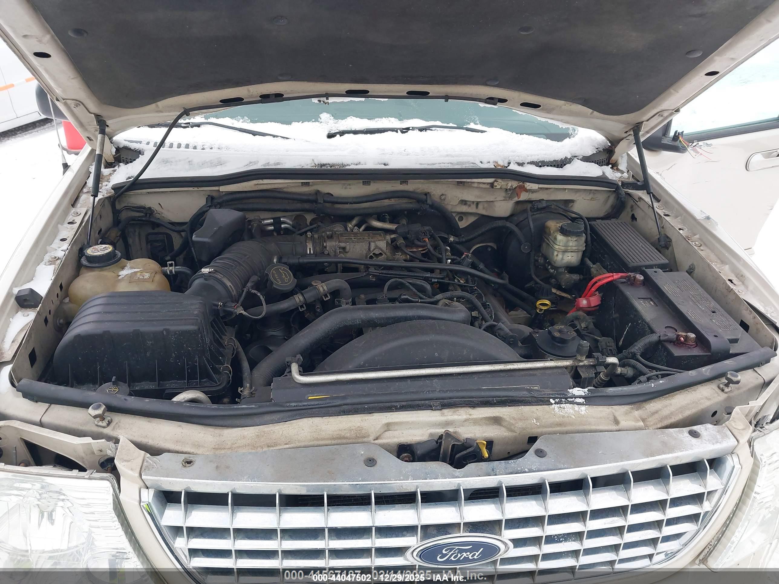 FORD EXPLORER image 10