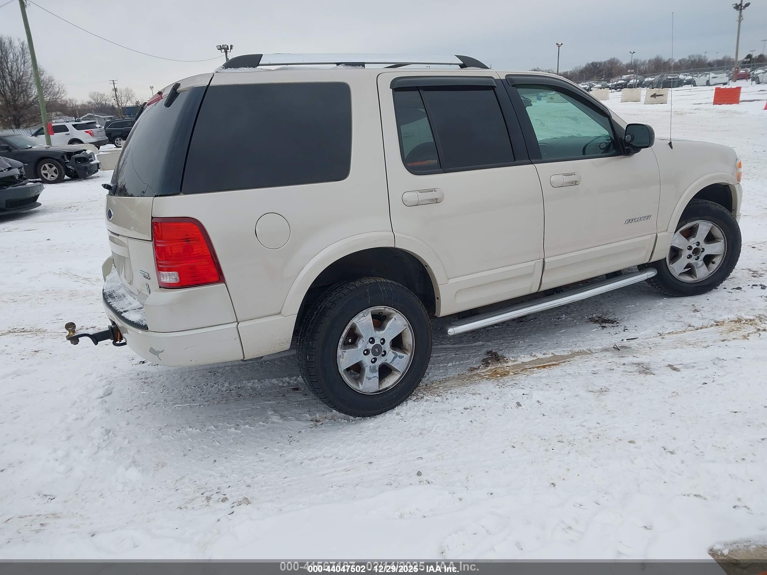 FORD EXPLORER image 4
