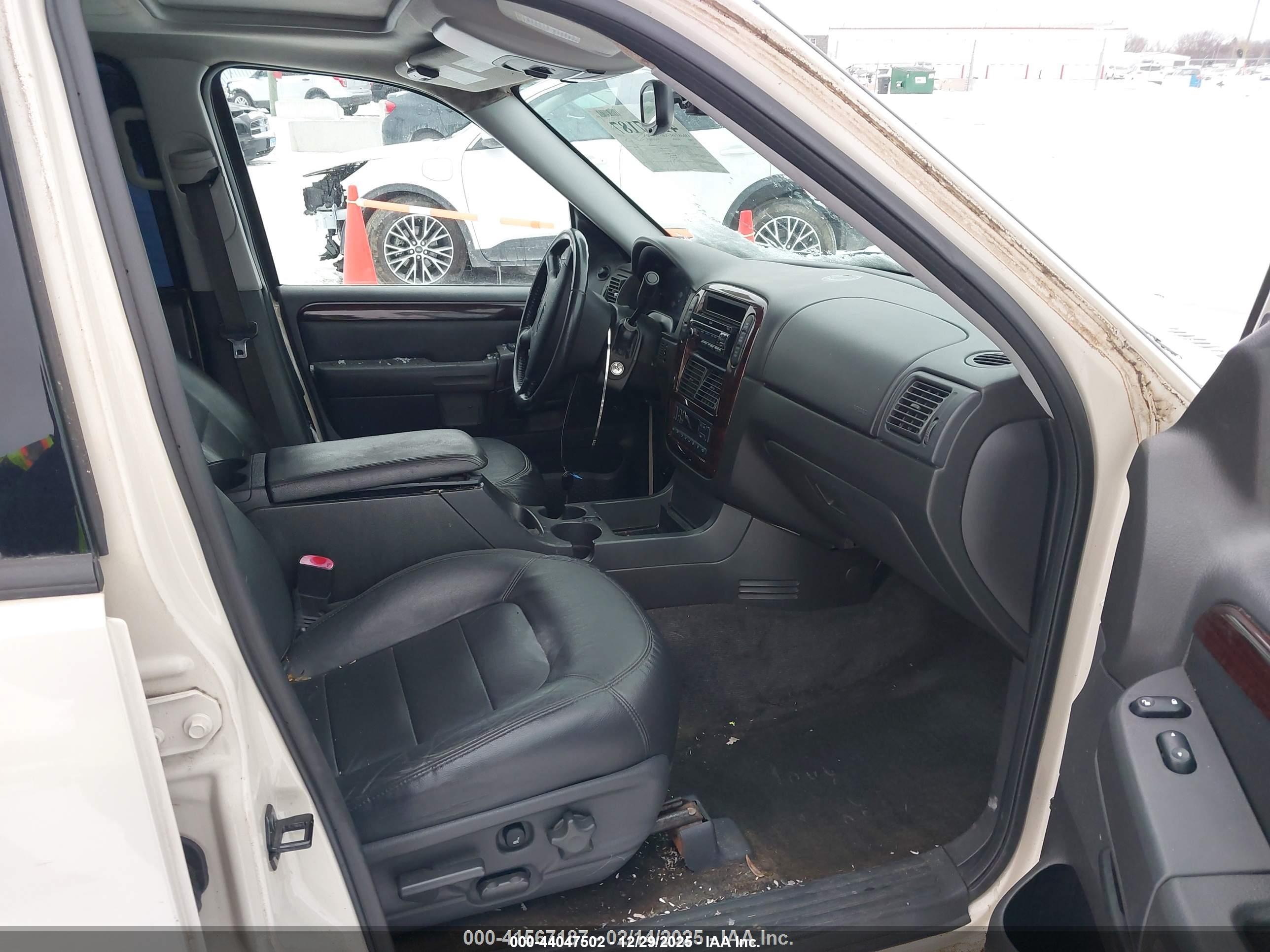 FORD EXPLORER image 5