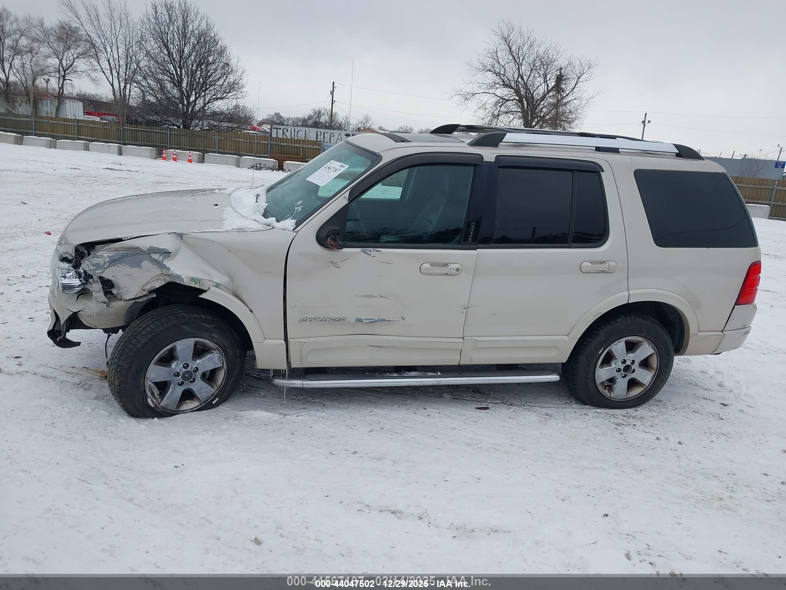 FORD EXPLORER image 6