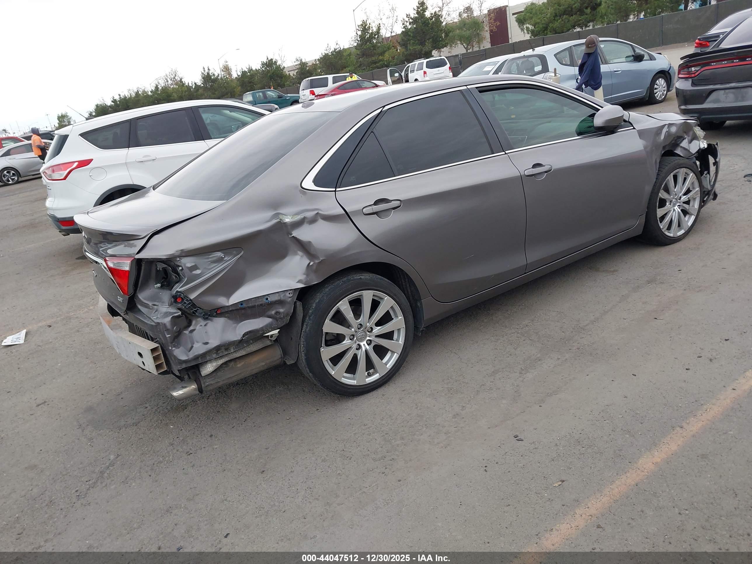 TOYOTA CAMRY image 4