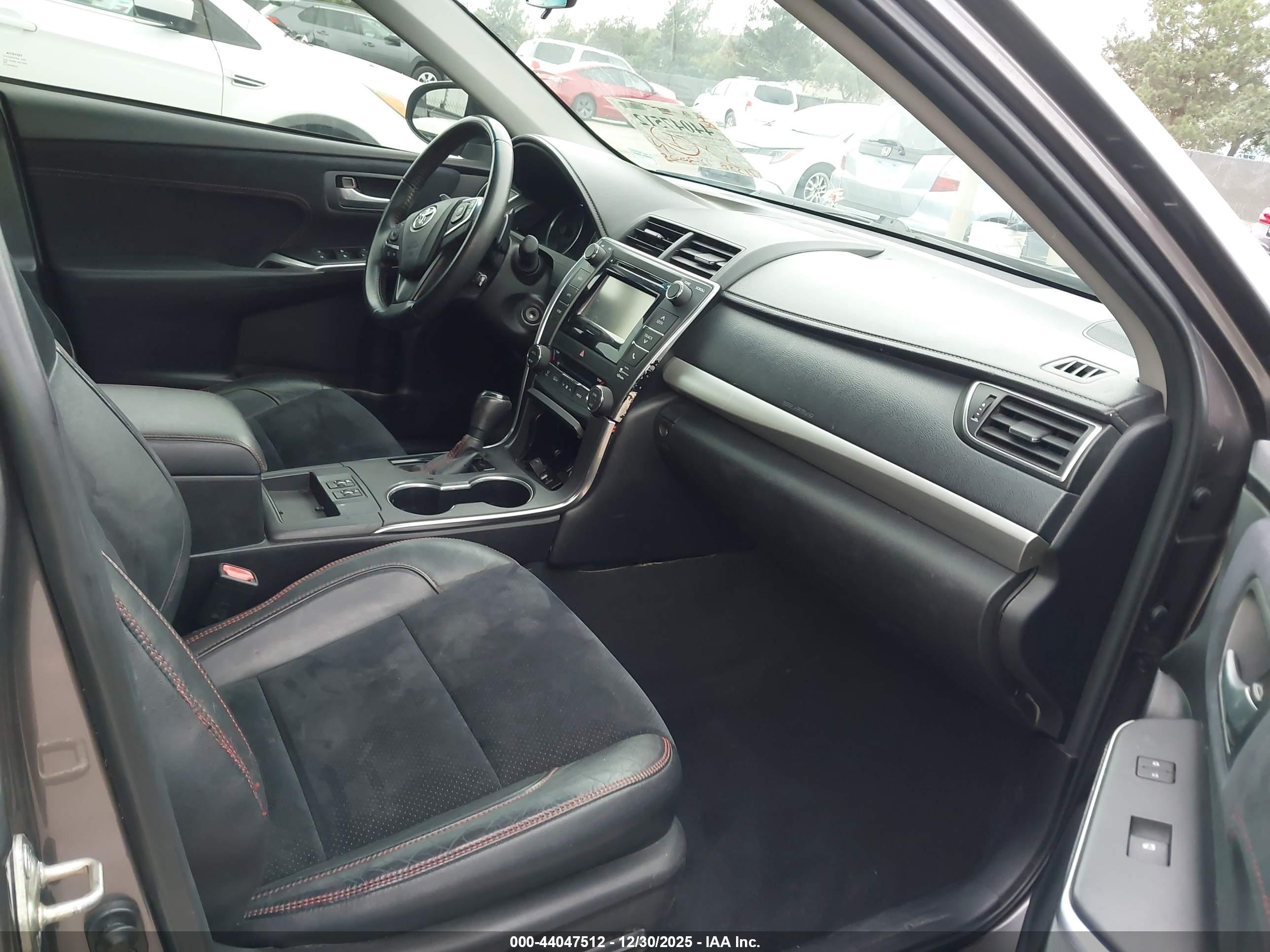 TOYOTA CAMRY image 5