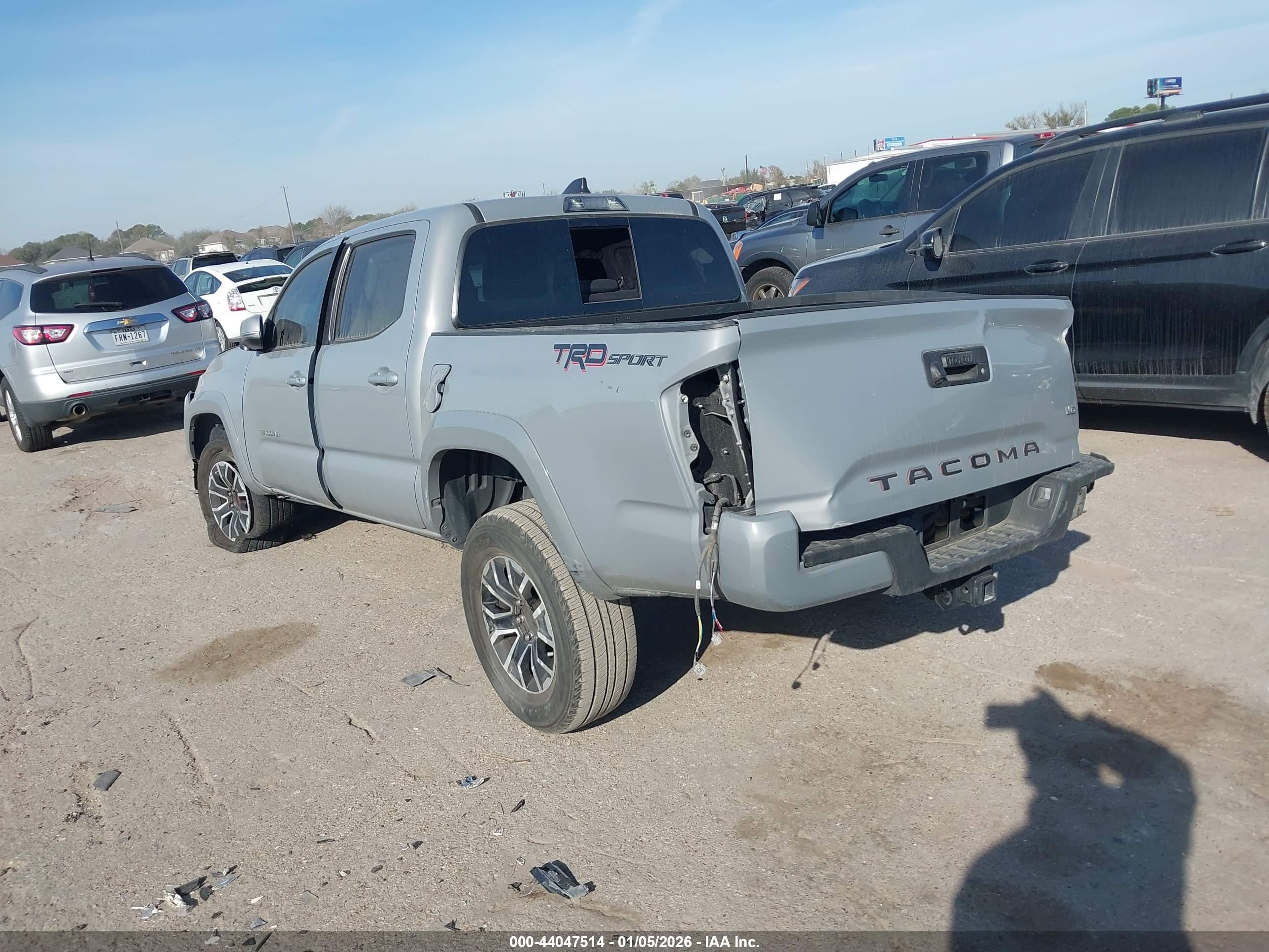 TOYOTA TACOMA image 3