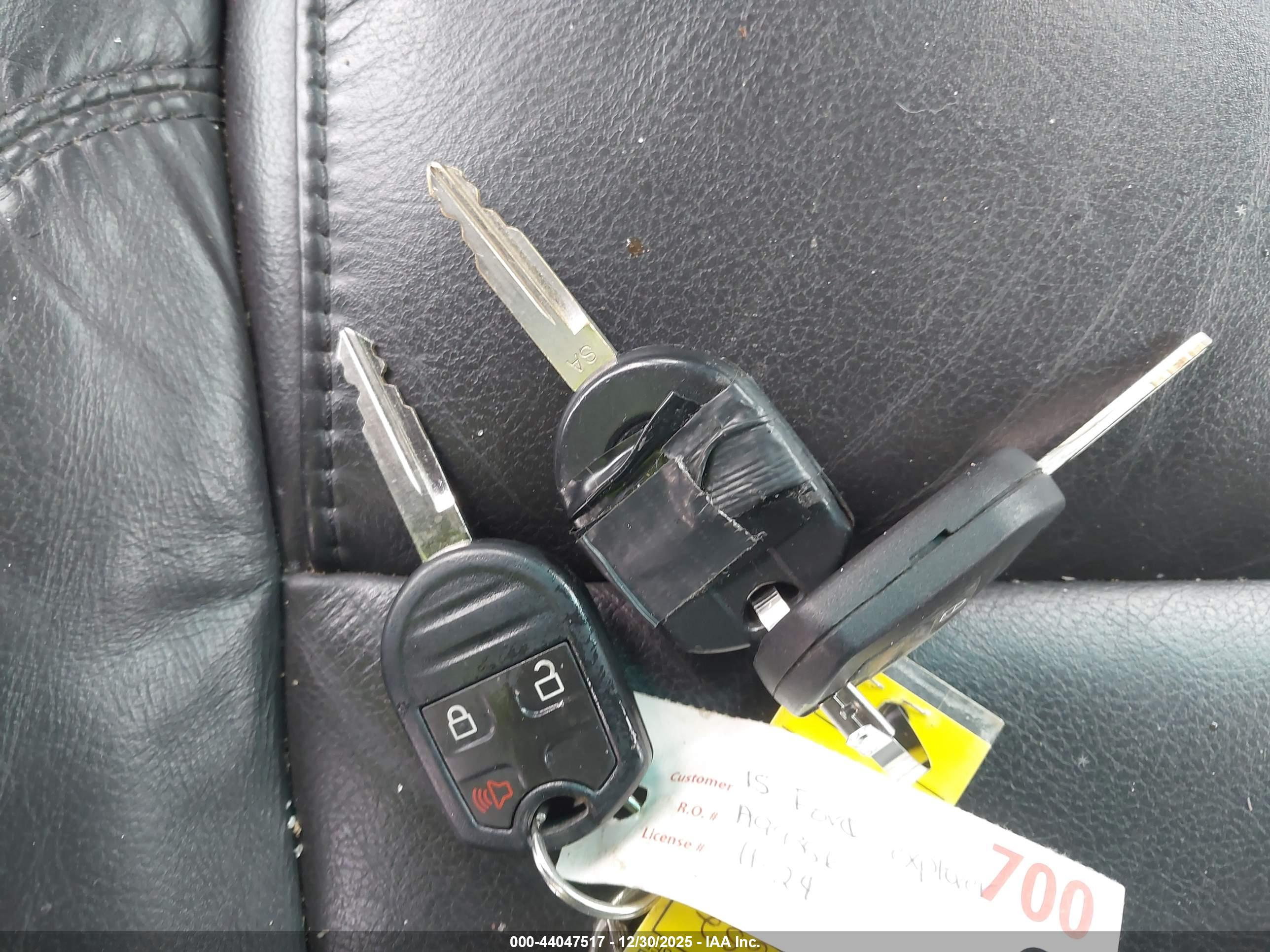 FORD EXPLORER image 11