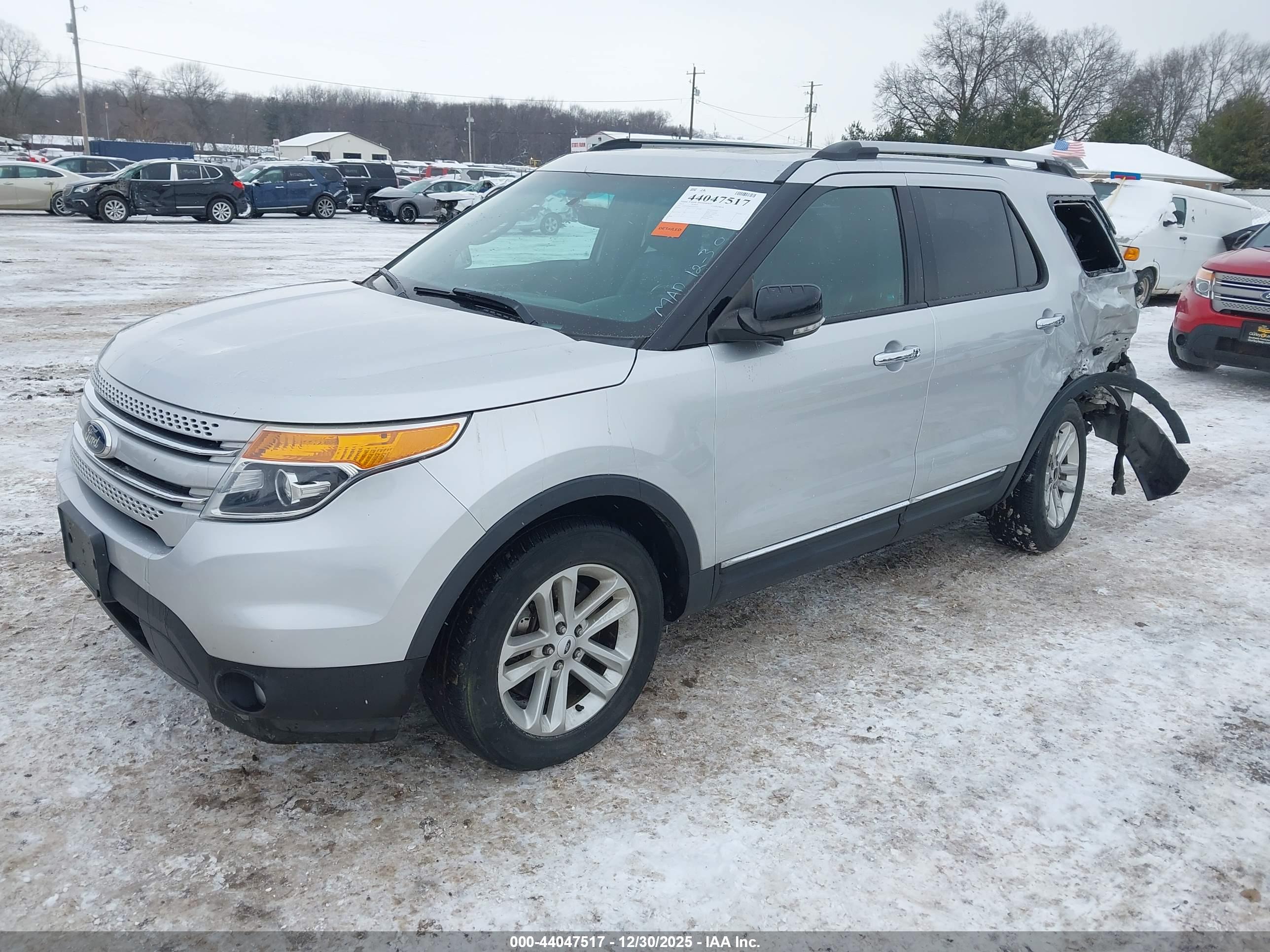 FORD EXPLORER image 2