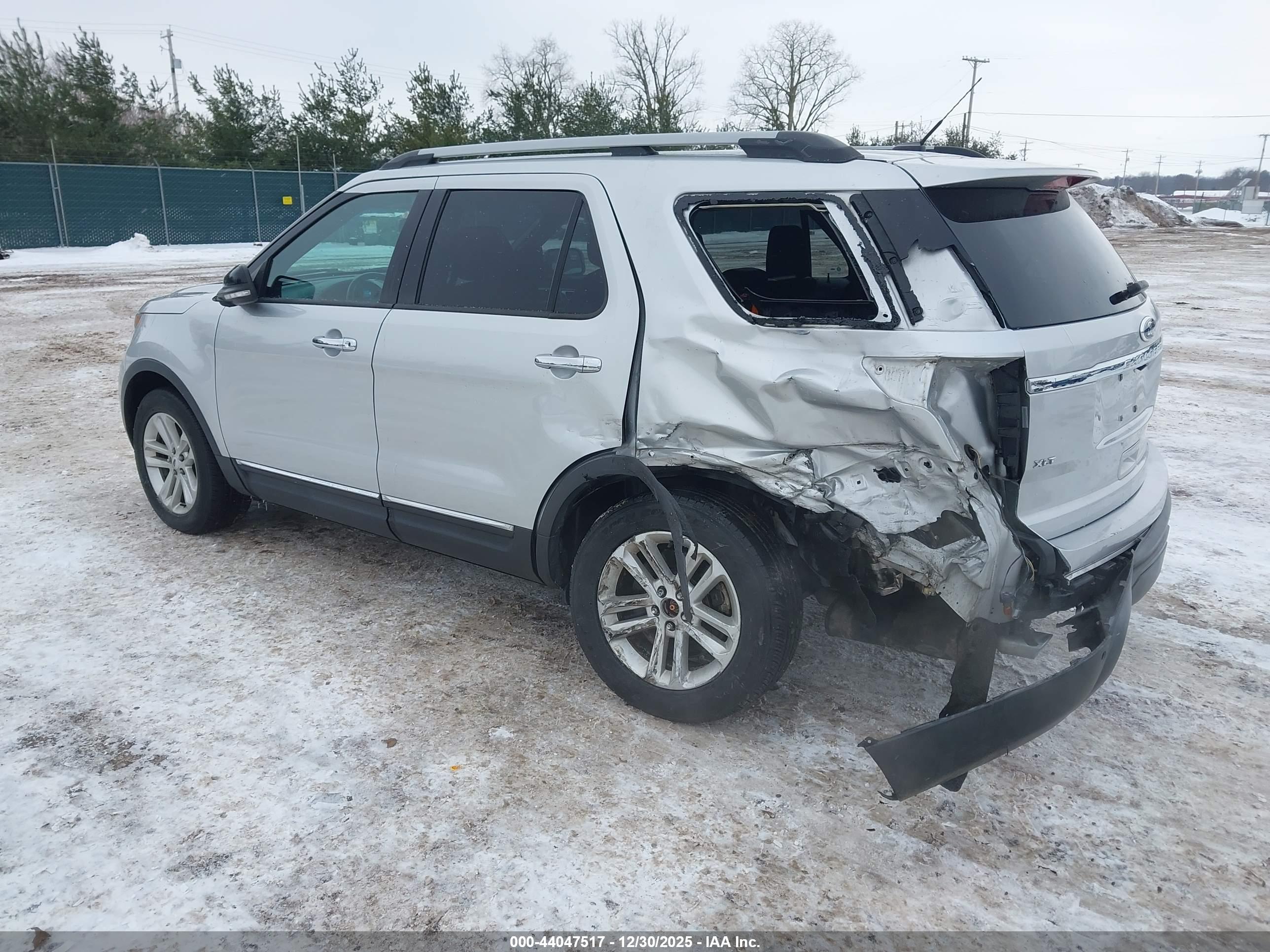 FORD EXPLORER image 3