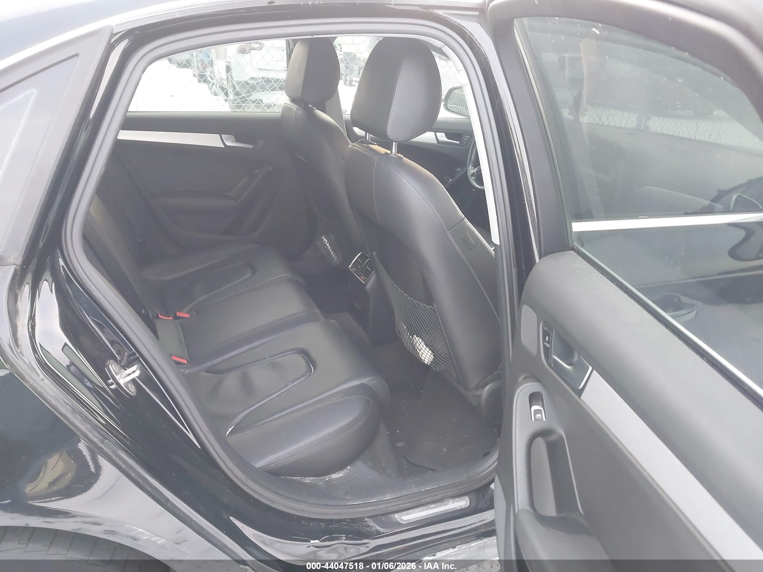 AUDI A4 image 8