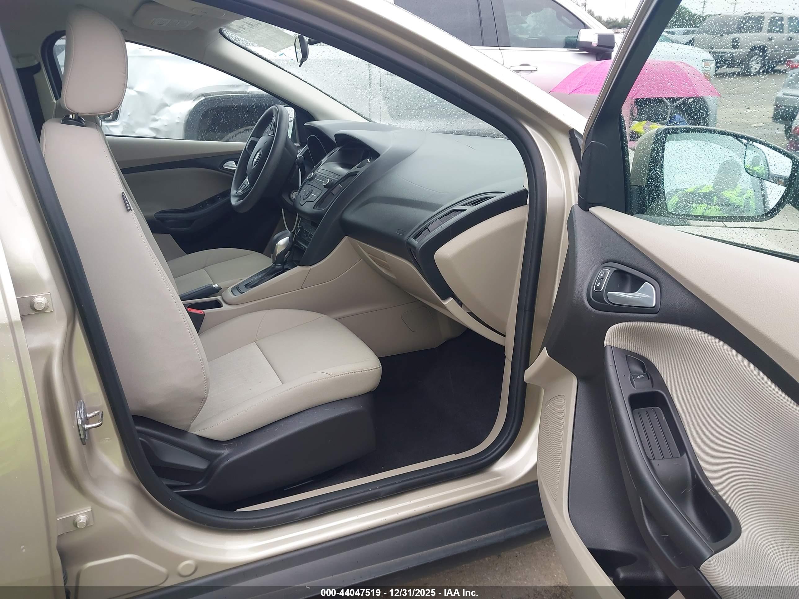 FORD FOCUS image 5