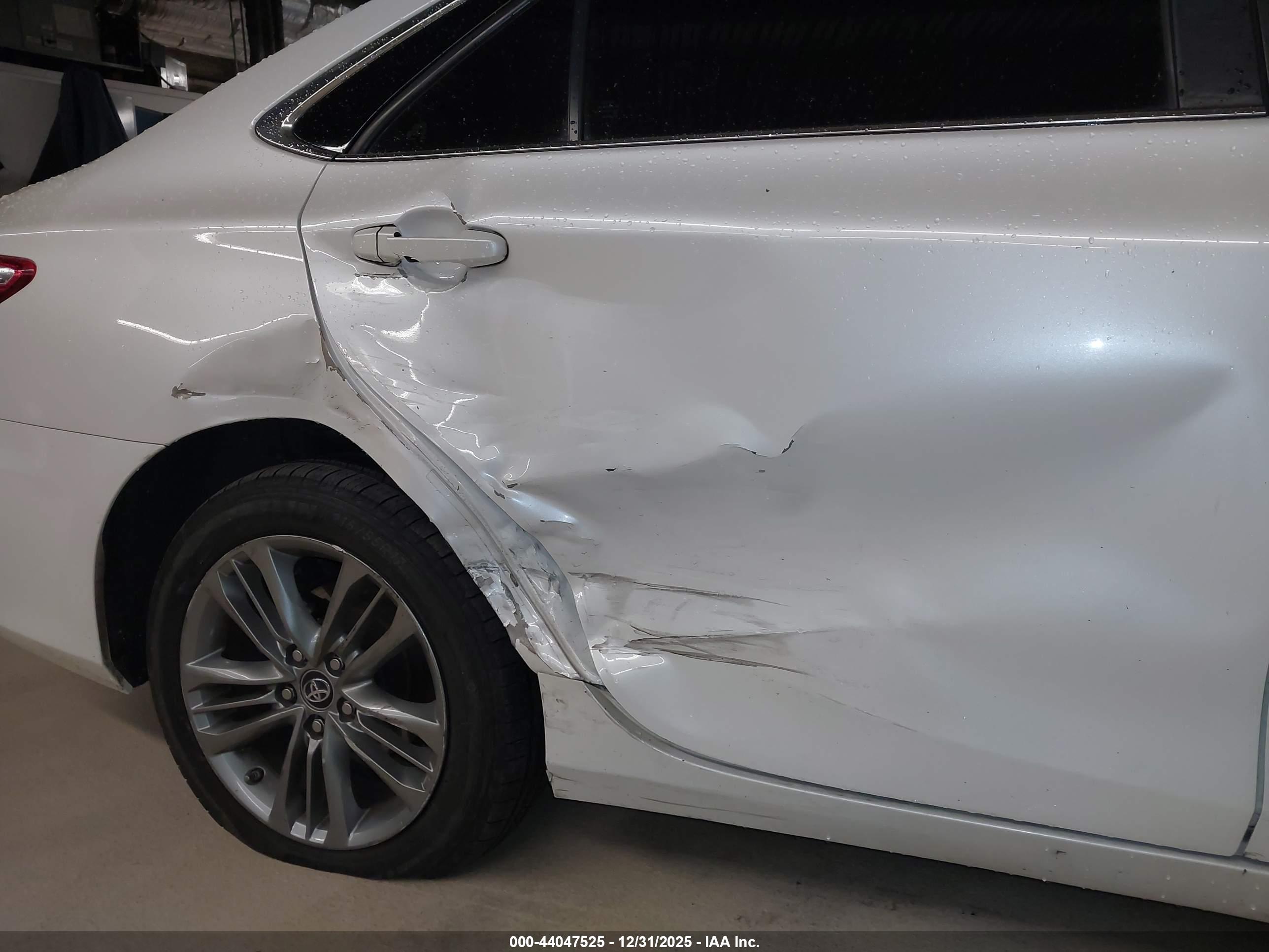 TOYOTA CAMRY image 6