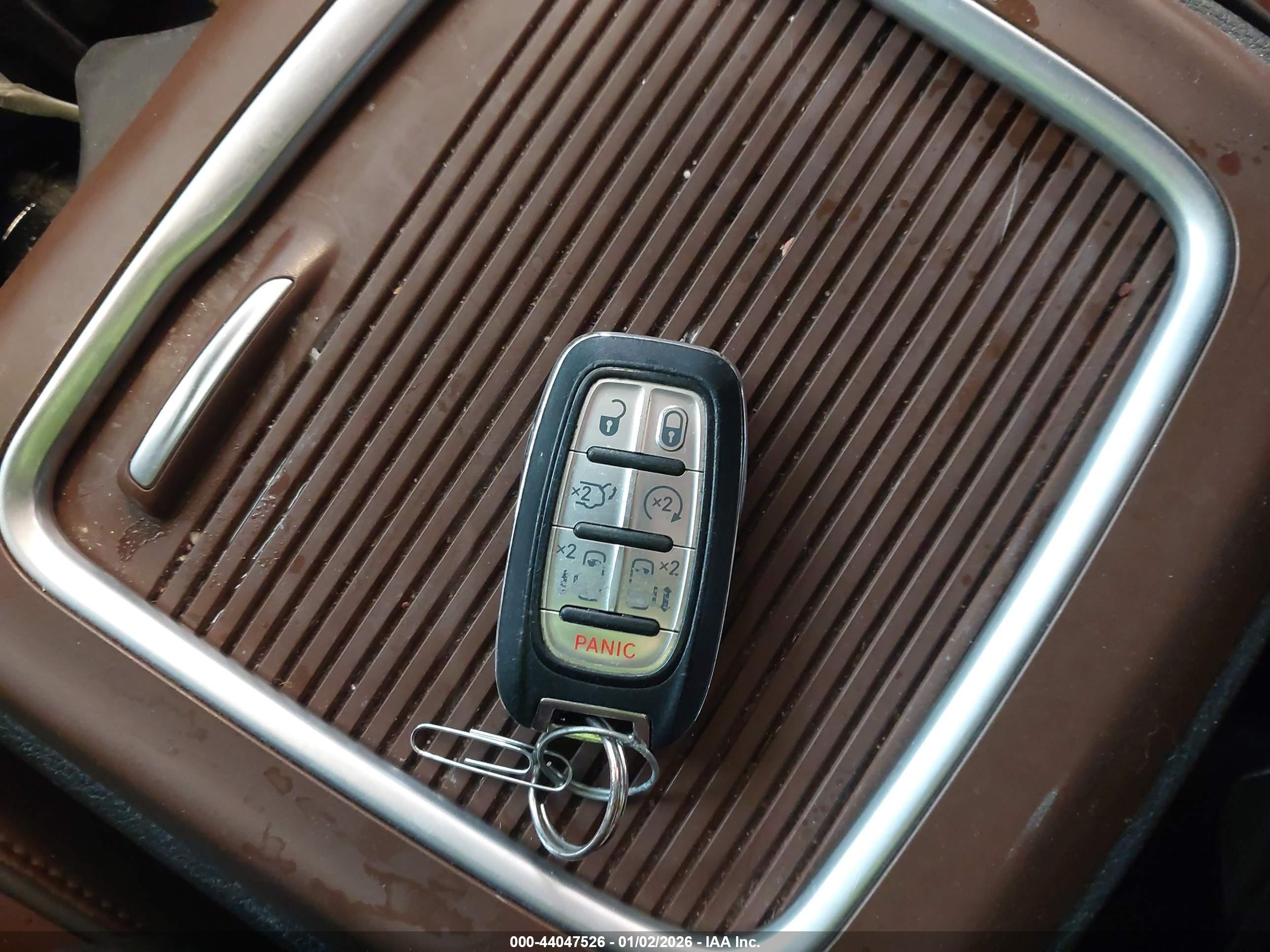 CHRYSLER PACIFICA image 11