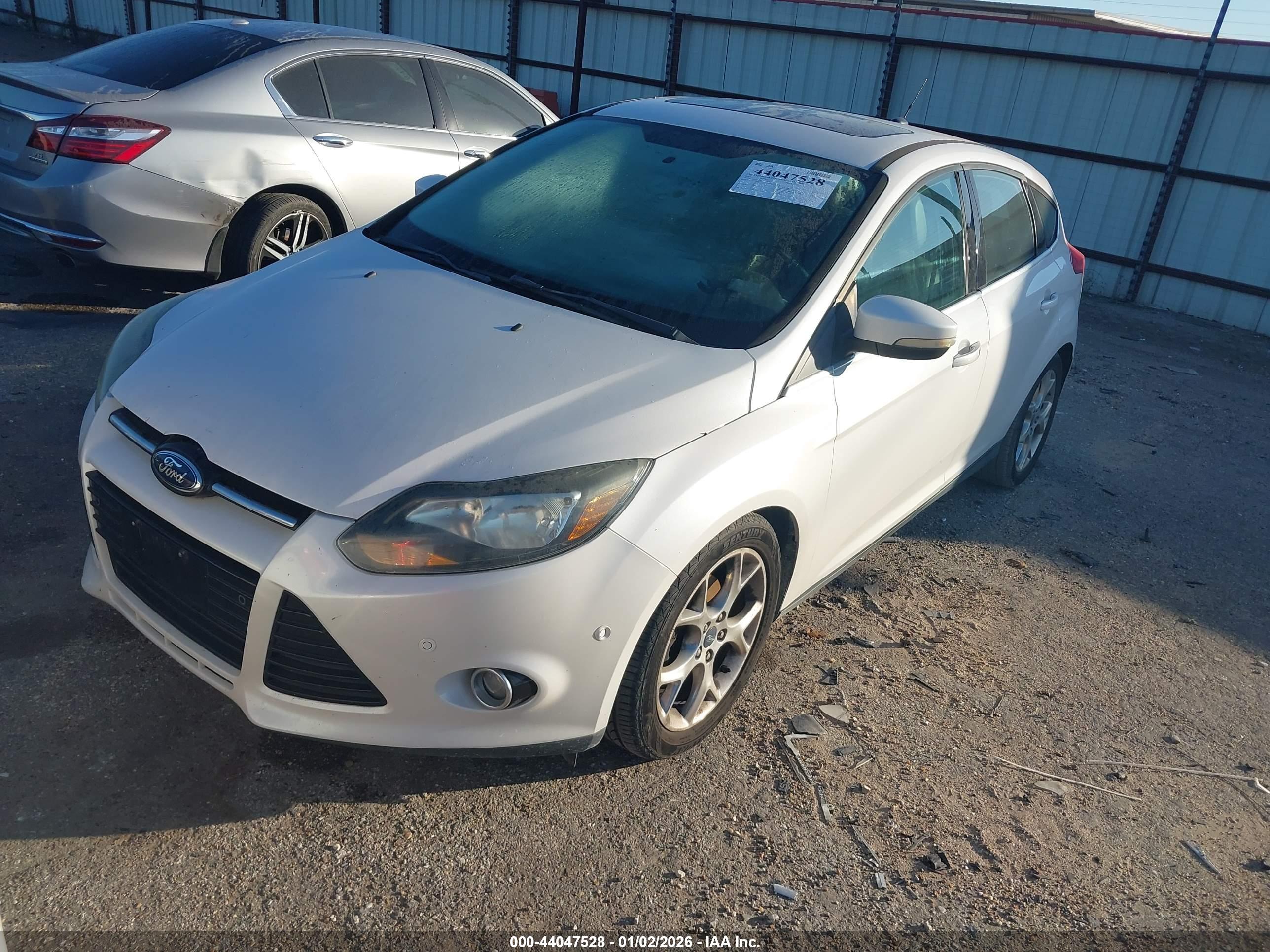 FORD FOCUS image 2