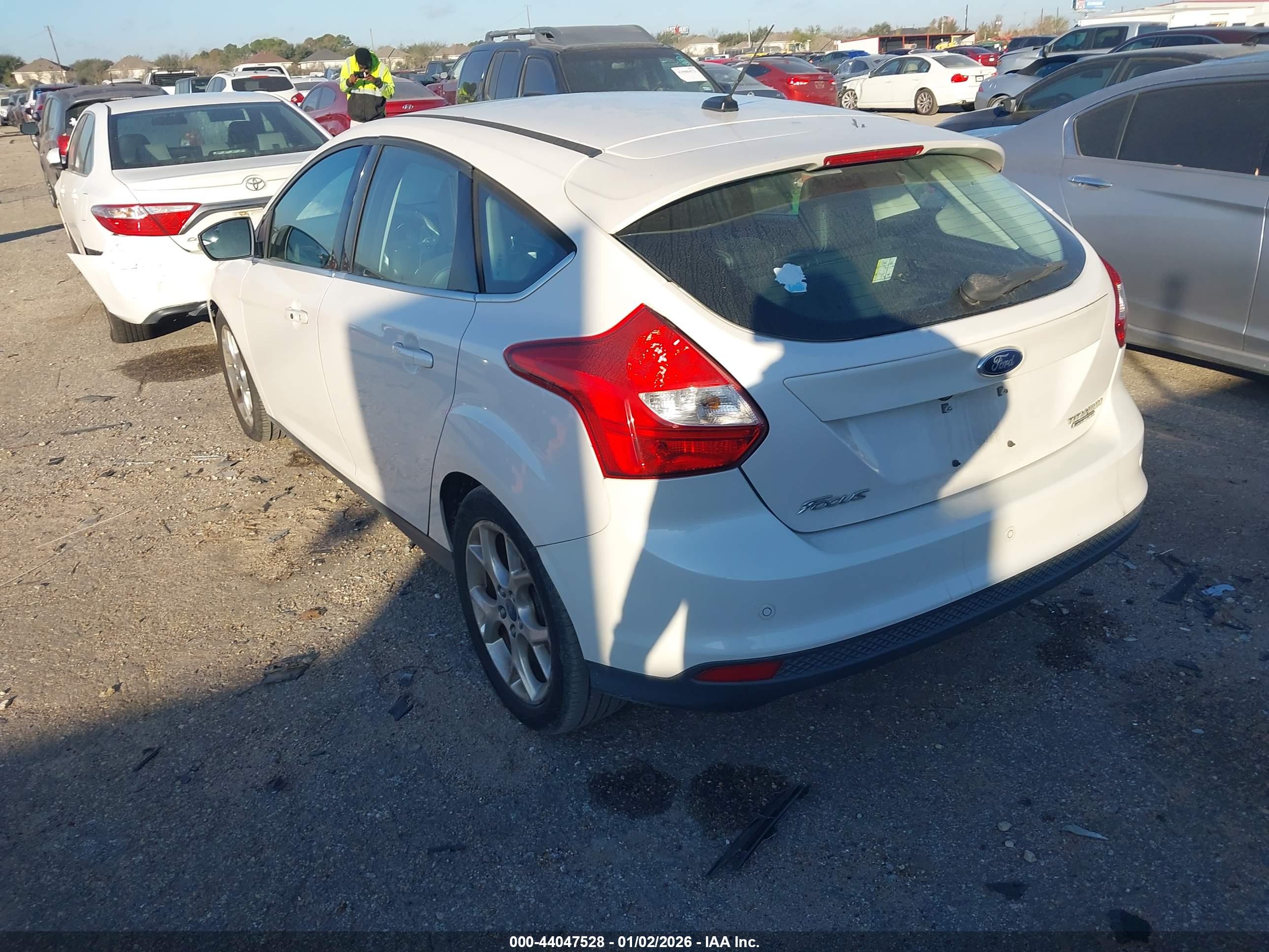 FORD FOCUS image 3