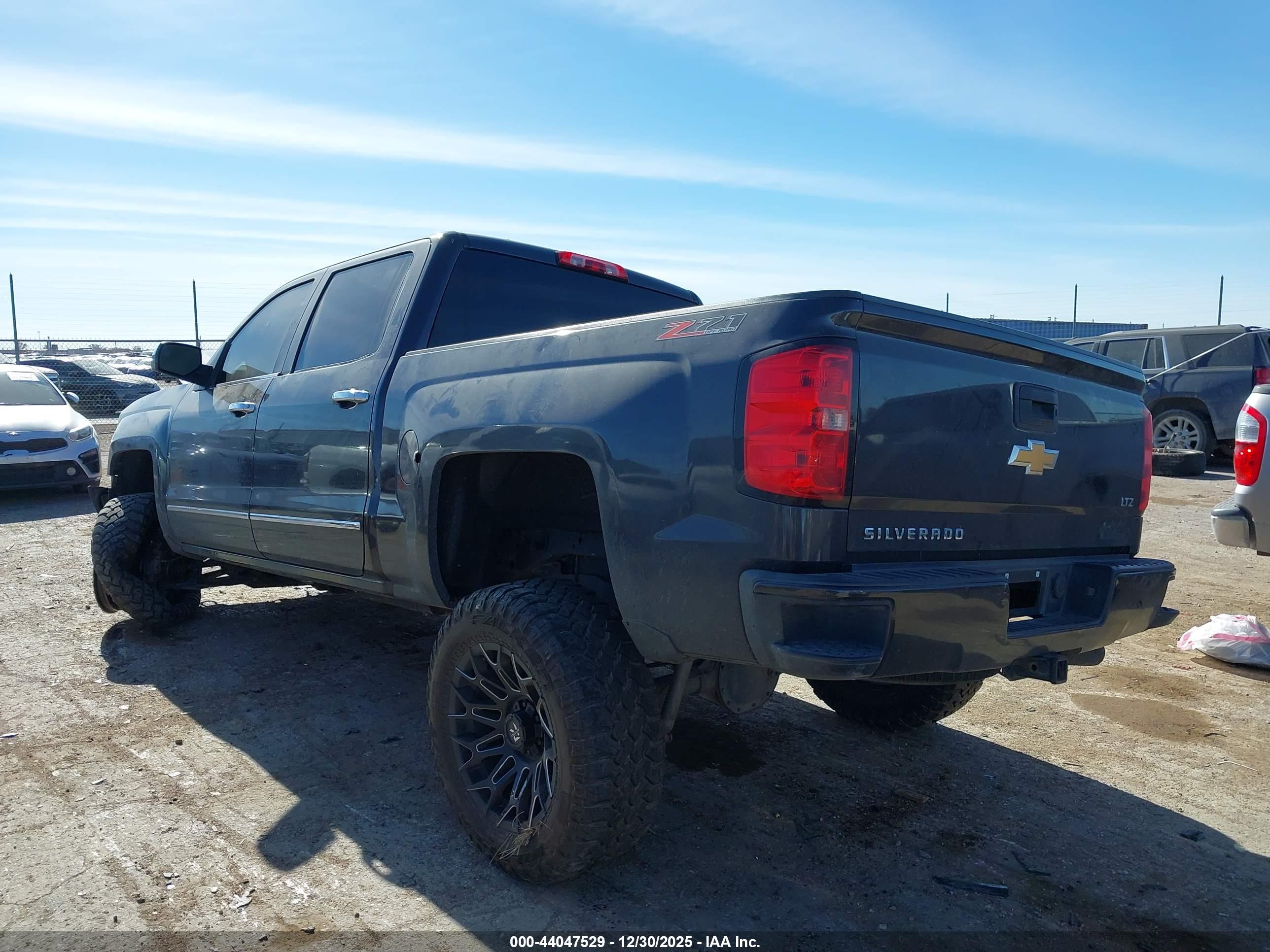 CHEVROLET SILVERADO image 3
